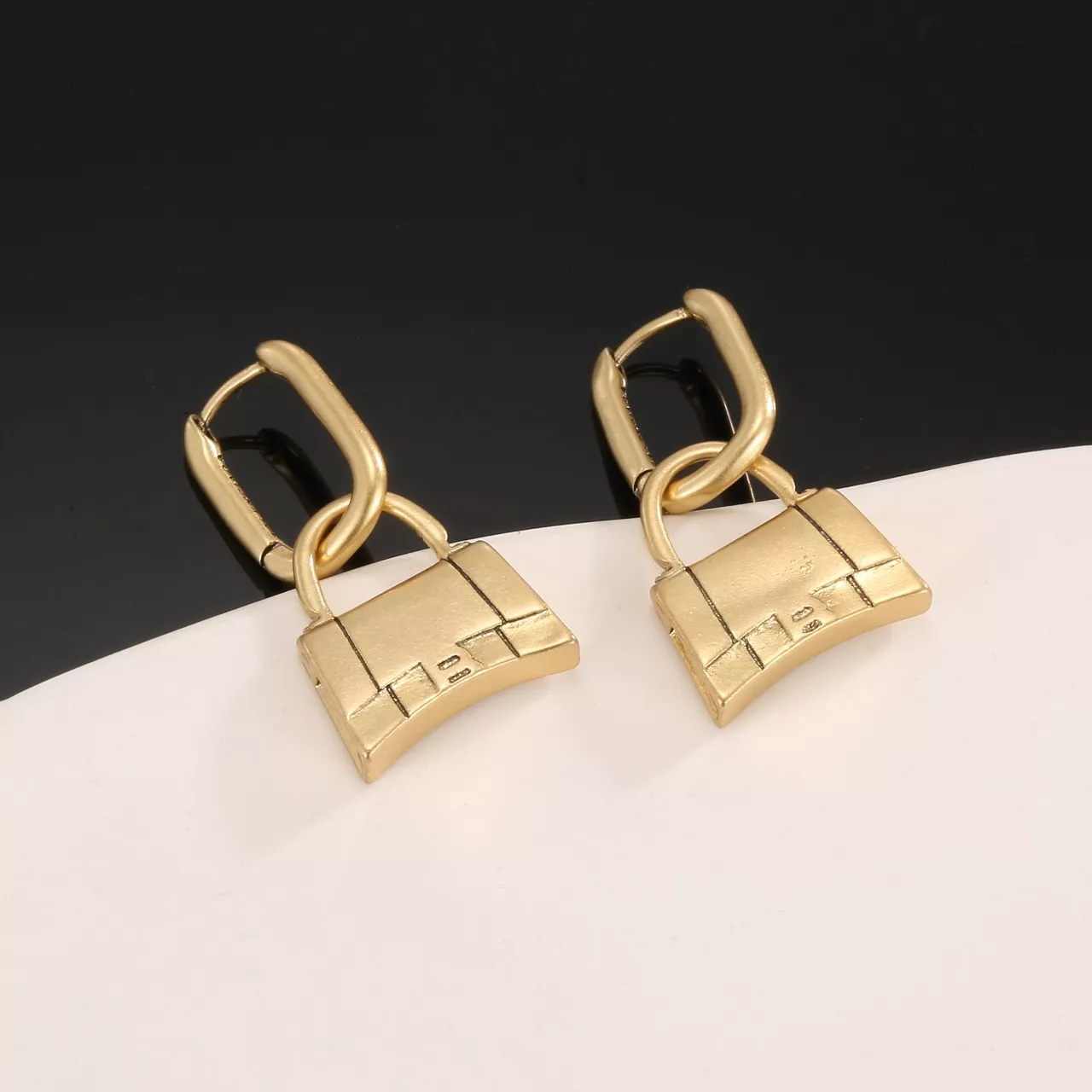 Balenciaga Earrings For Women Stylish 2677