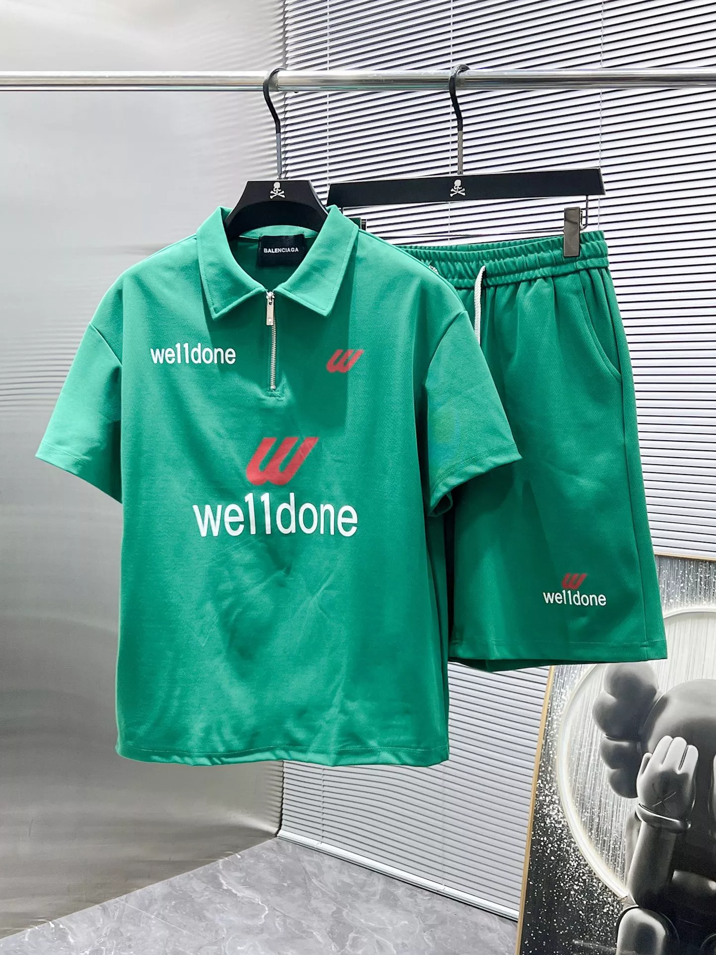 Balenciaga Fashion Tracksuits Short Sleeved For Men Popular 9326