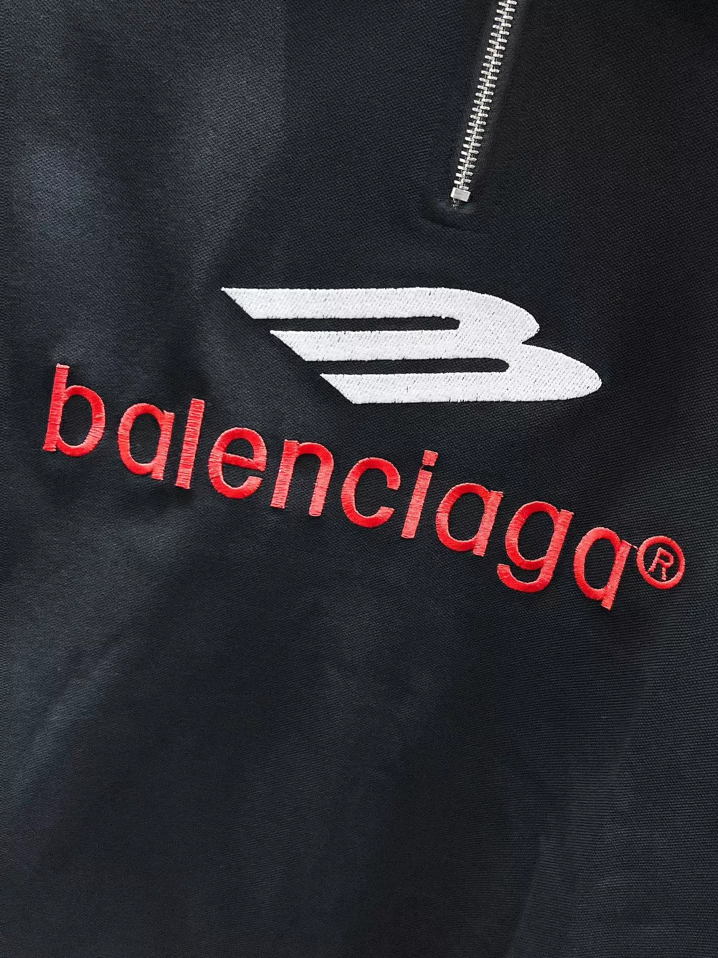 Balenciaga Fashion Tracksuits Short Sleeved For Men Unique 3204