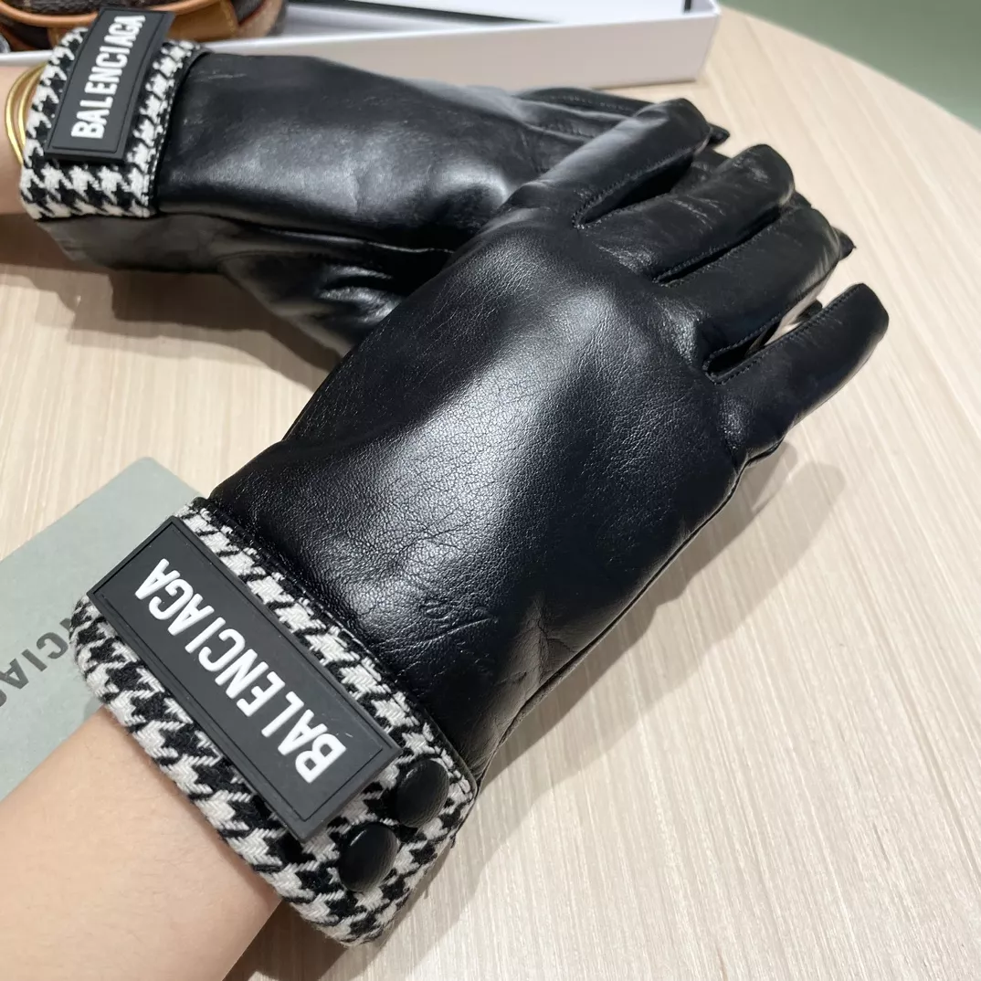 Balenciaga Gloves For Women Durable 3449