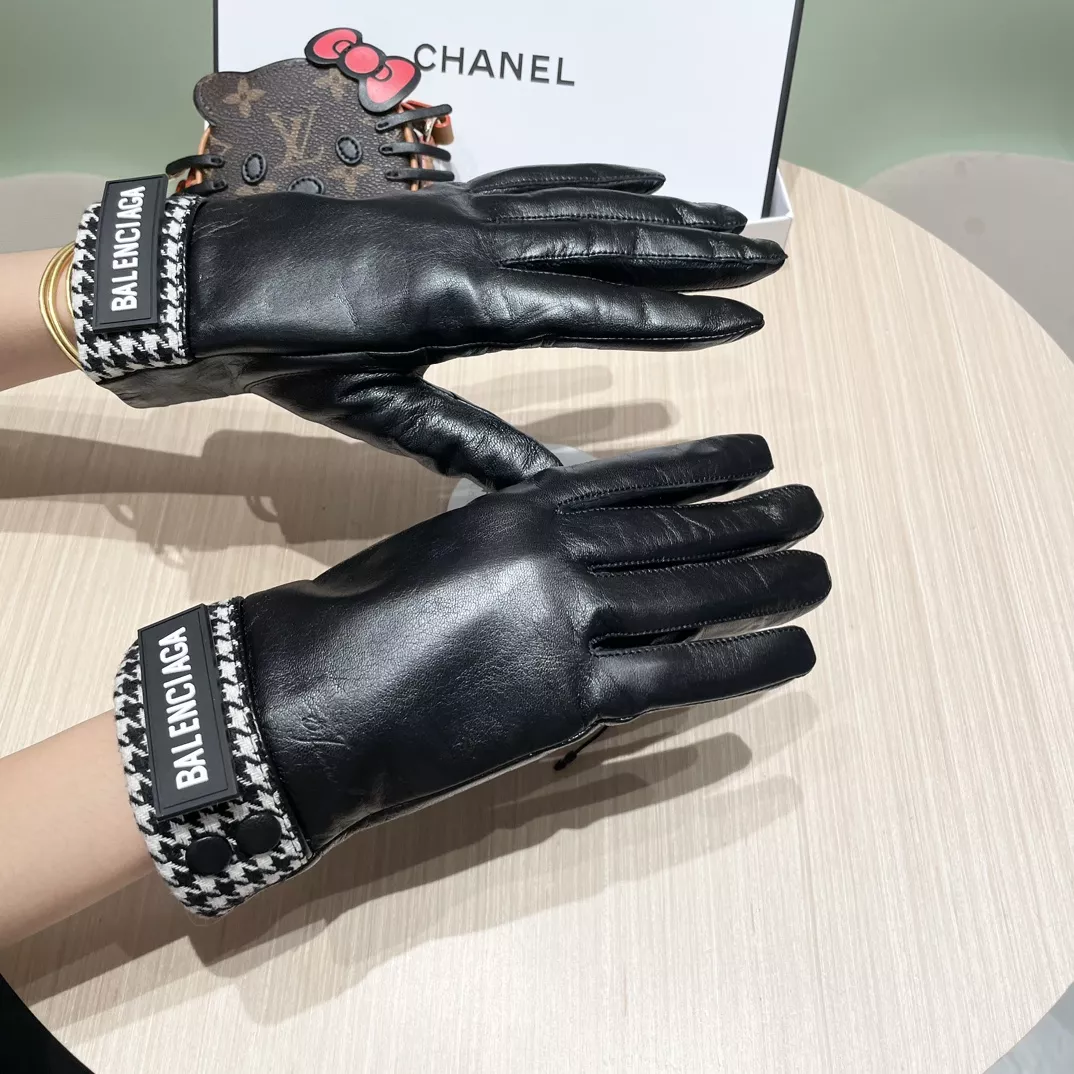 Balenciaga Gloves For Women Durable 3449