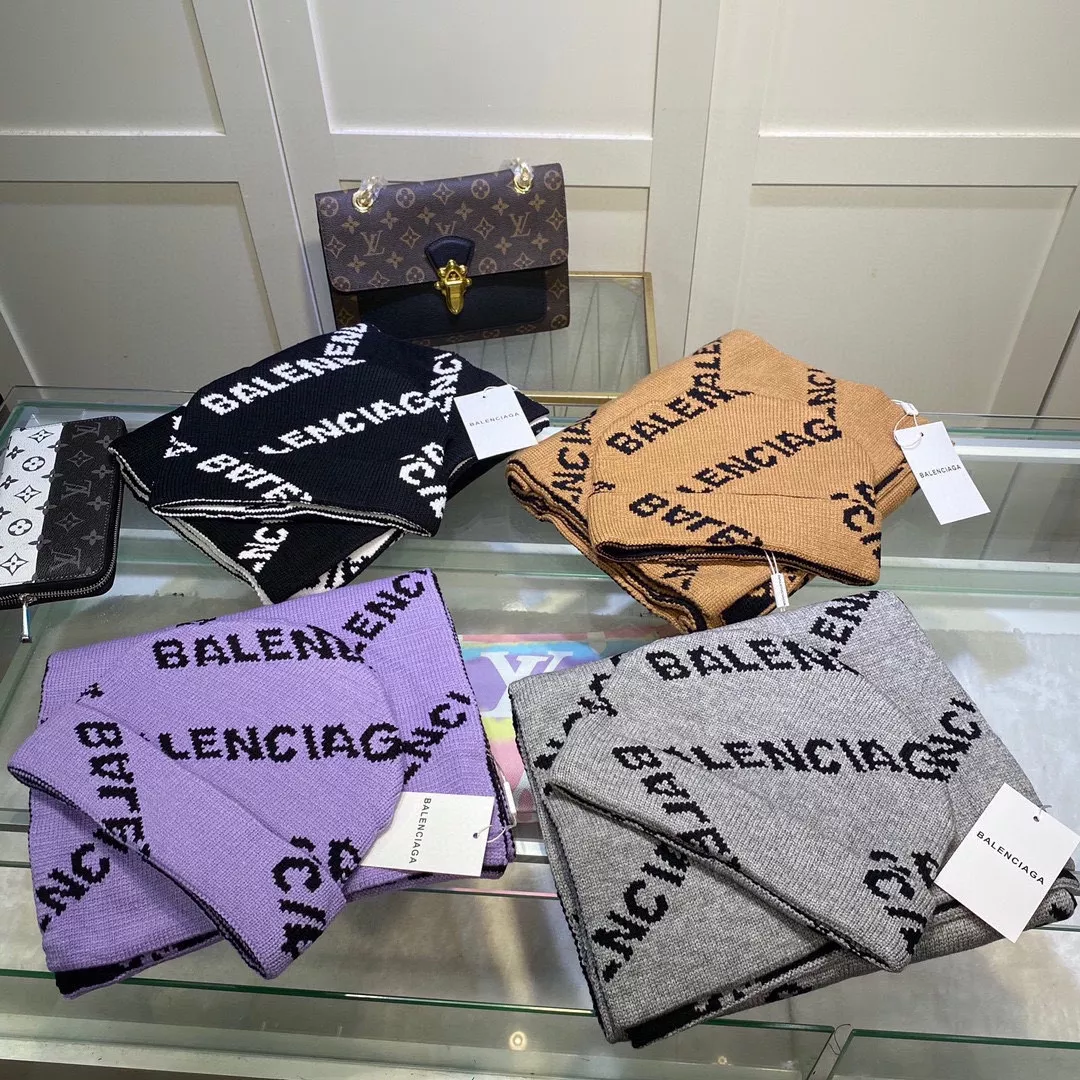 Balenciaga Hat and Scarf Set Flexible 4154