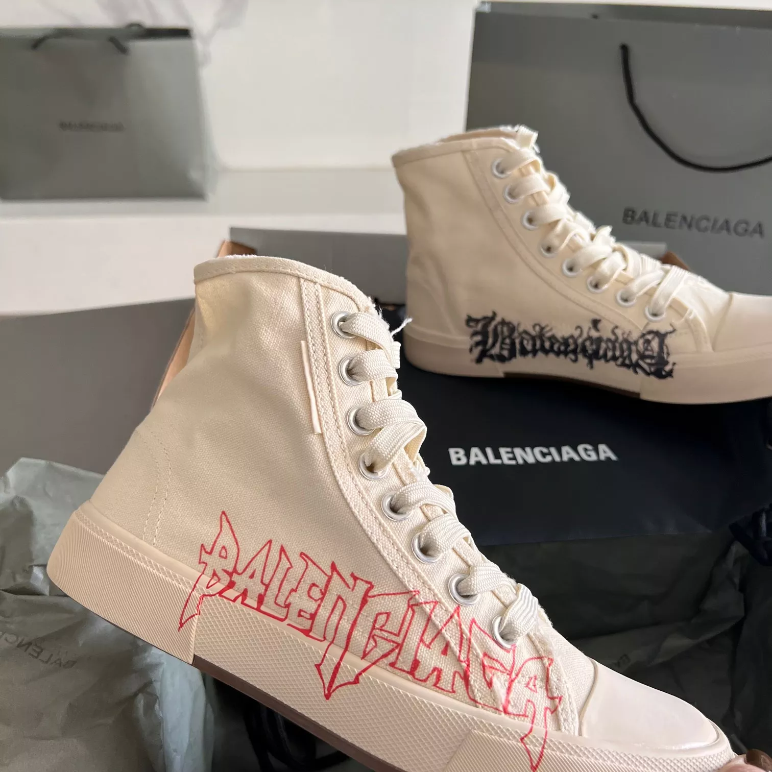 Balenciaga High Tops Shoes For Women Fashionable 7812