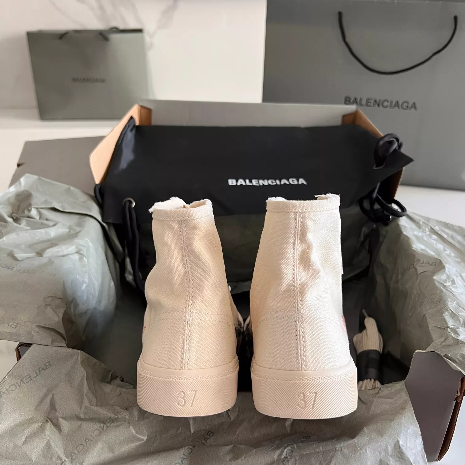 Balenciaga High Tops Shoes For Women Fashionable 7812