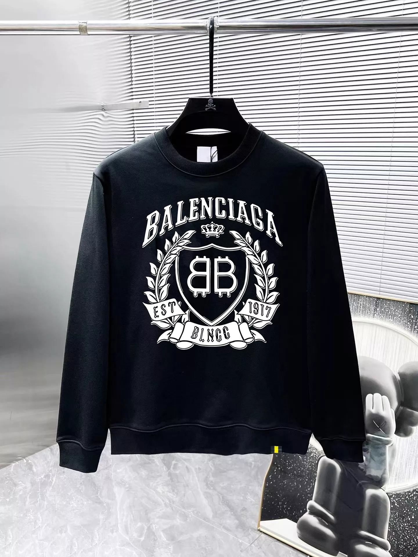 Balenciaga Hoodies Long Sleeved For Men Practical 3327