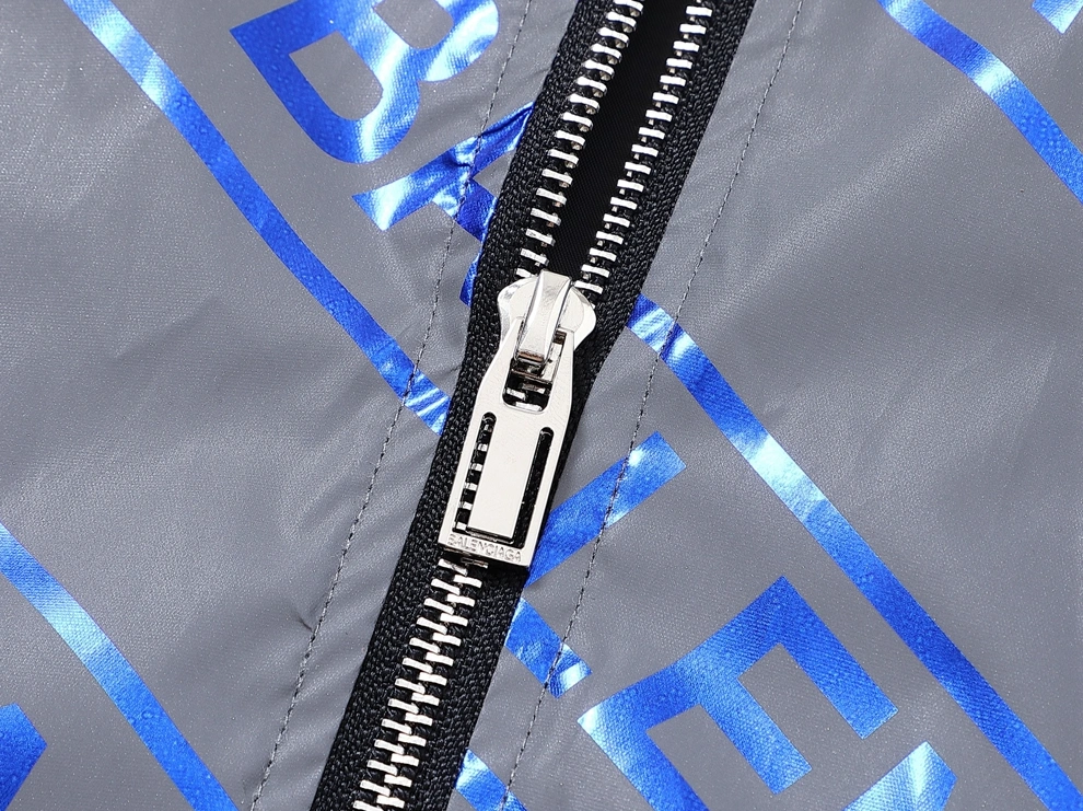 Balenciaga Jackets Long Sleeved For Men Trendsetting 4256