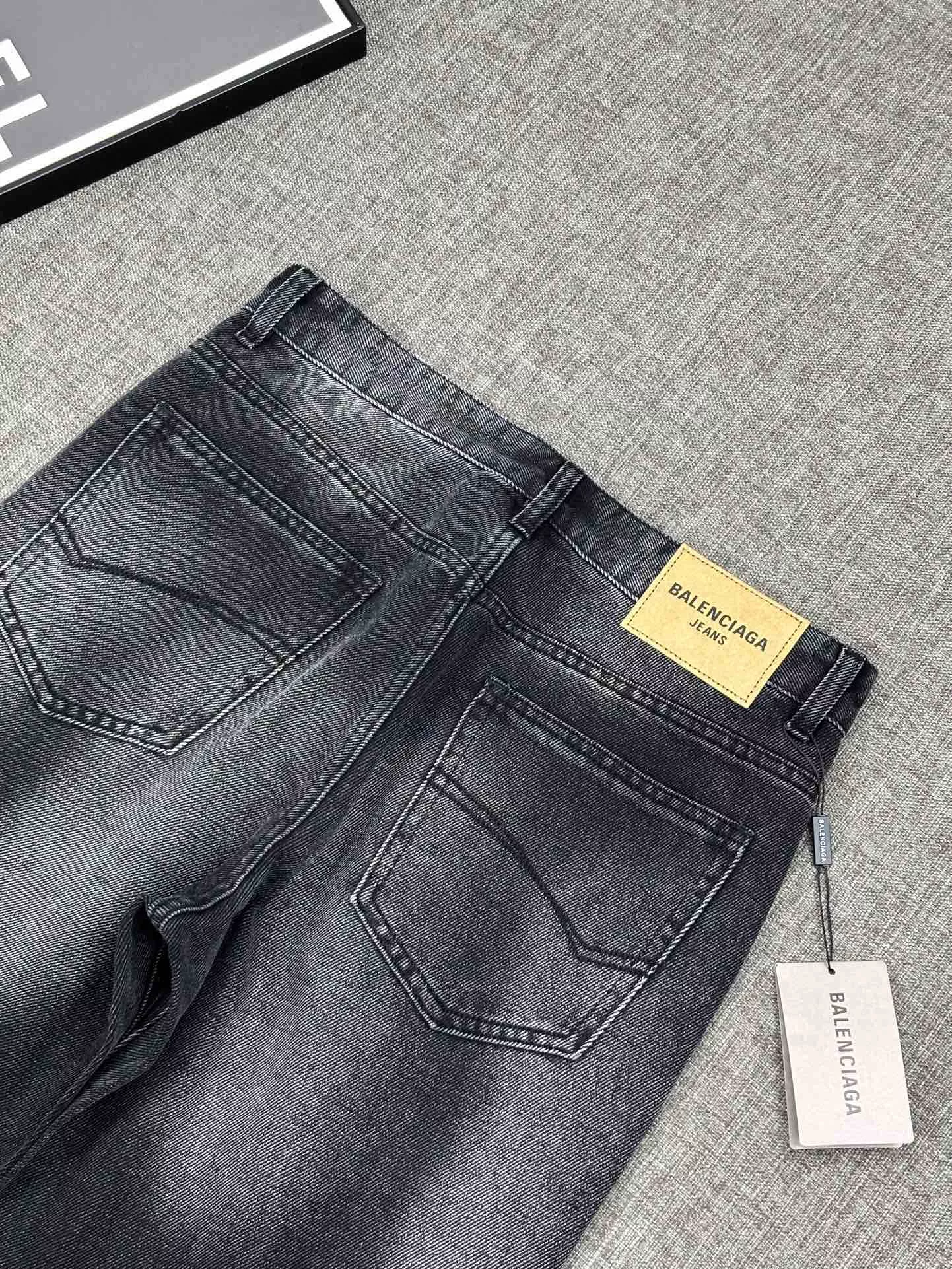Balenciaga Jeans For Men StreetReady 2280