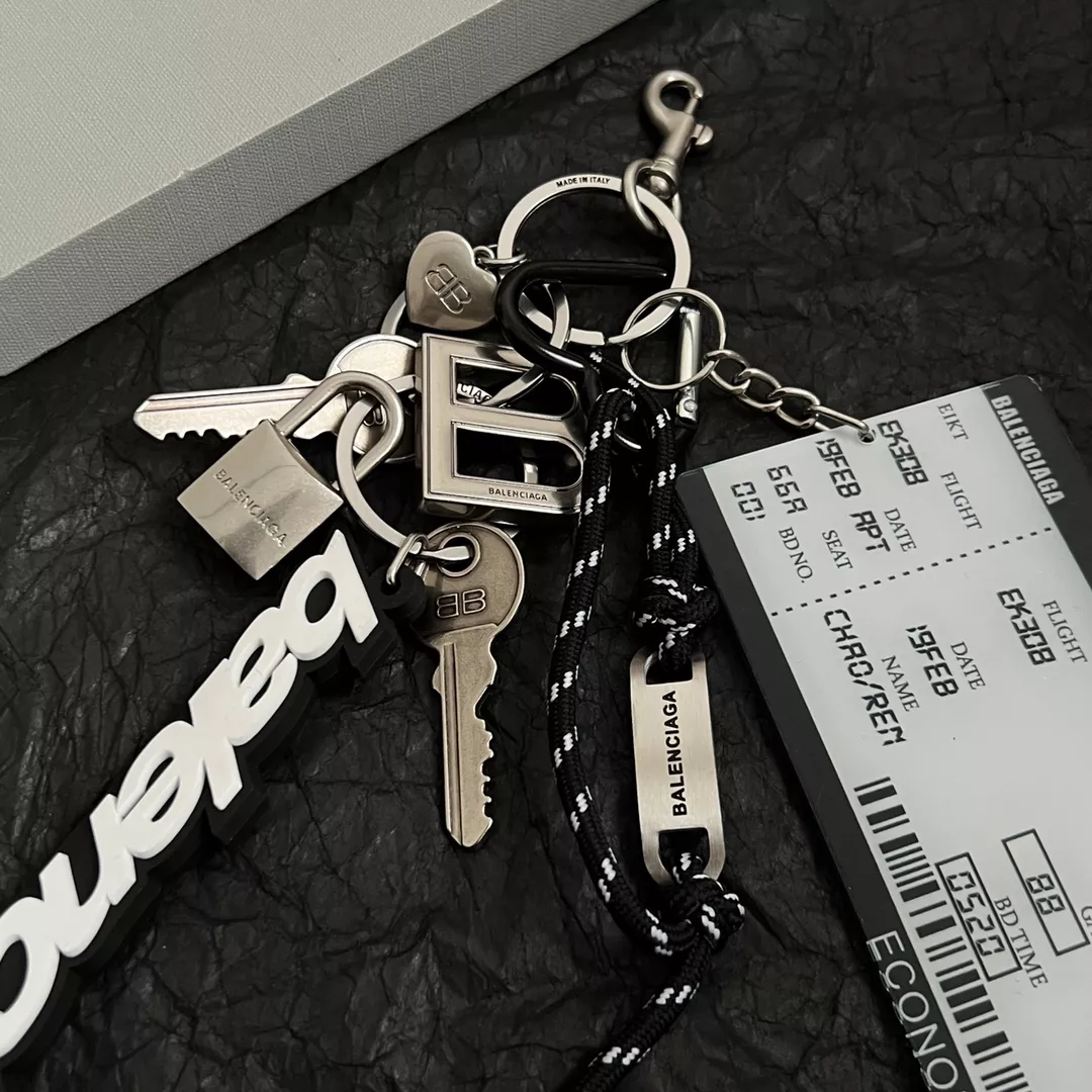 Balenciaga Key Holder And Bag Buckle EyeCatching 6454