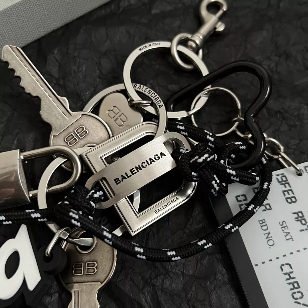 Balenciaga Key Holder And Bag Buckle EyeCatching 6454