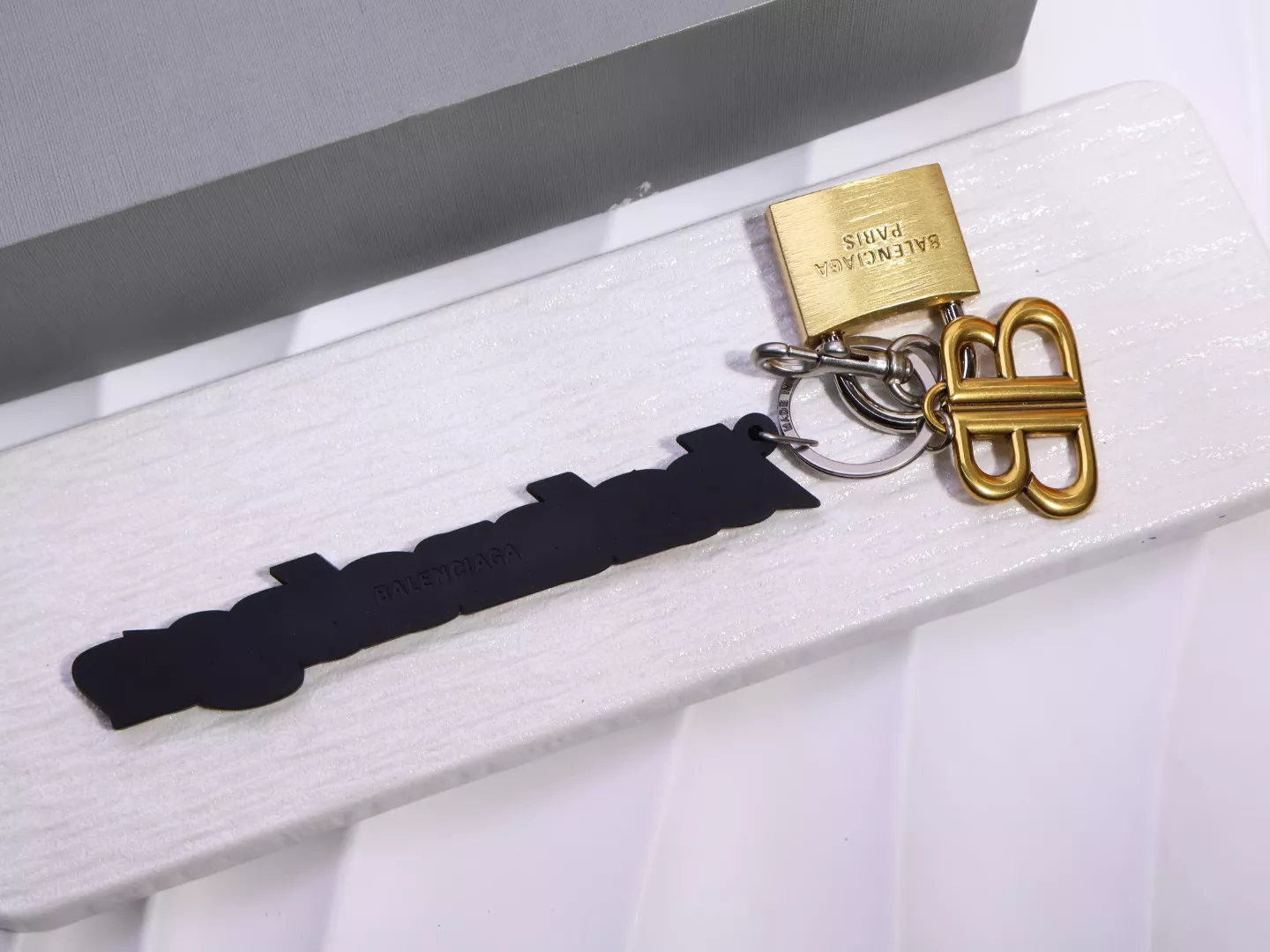 Balenciaga Key Holder And Bag Buckle Functional 2719