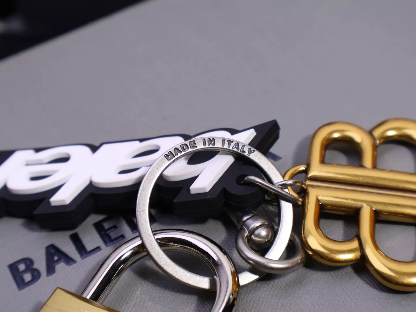 Balenciaga Key Holder And Bag Buckle Functional 2719
