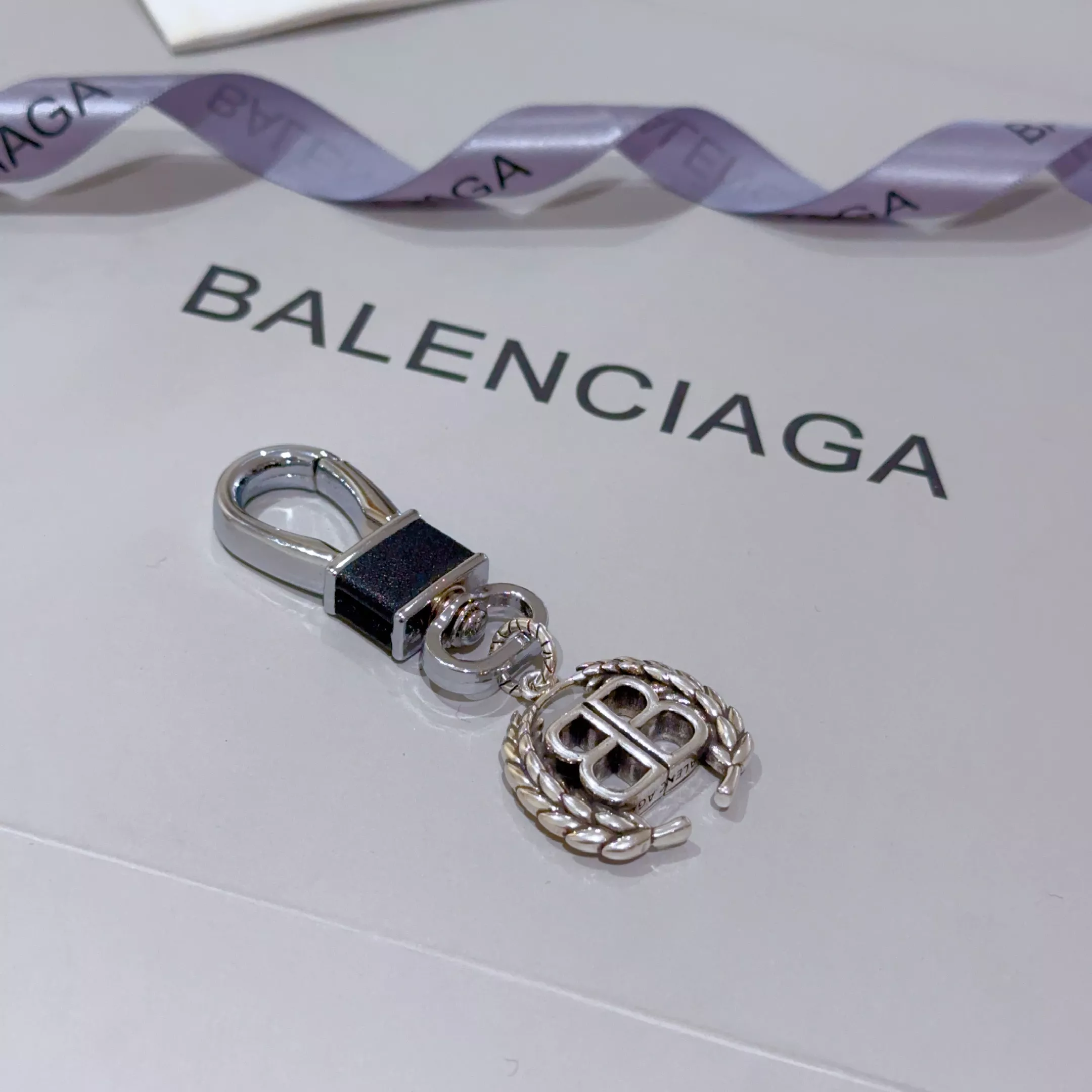 Balenciaga Key Holder And Bag Buckle Sleek 4641