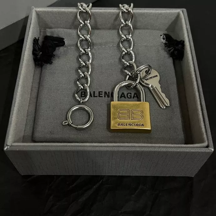 Balenciaga Necklaces Stylish 2456