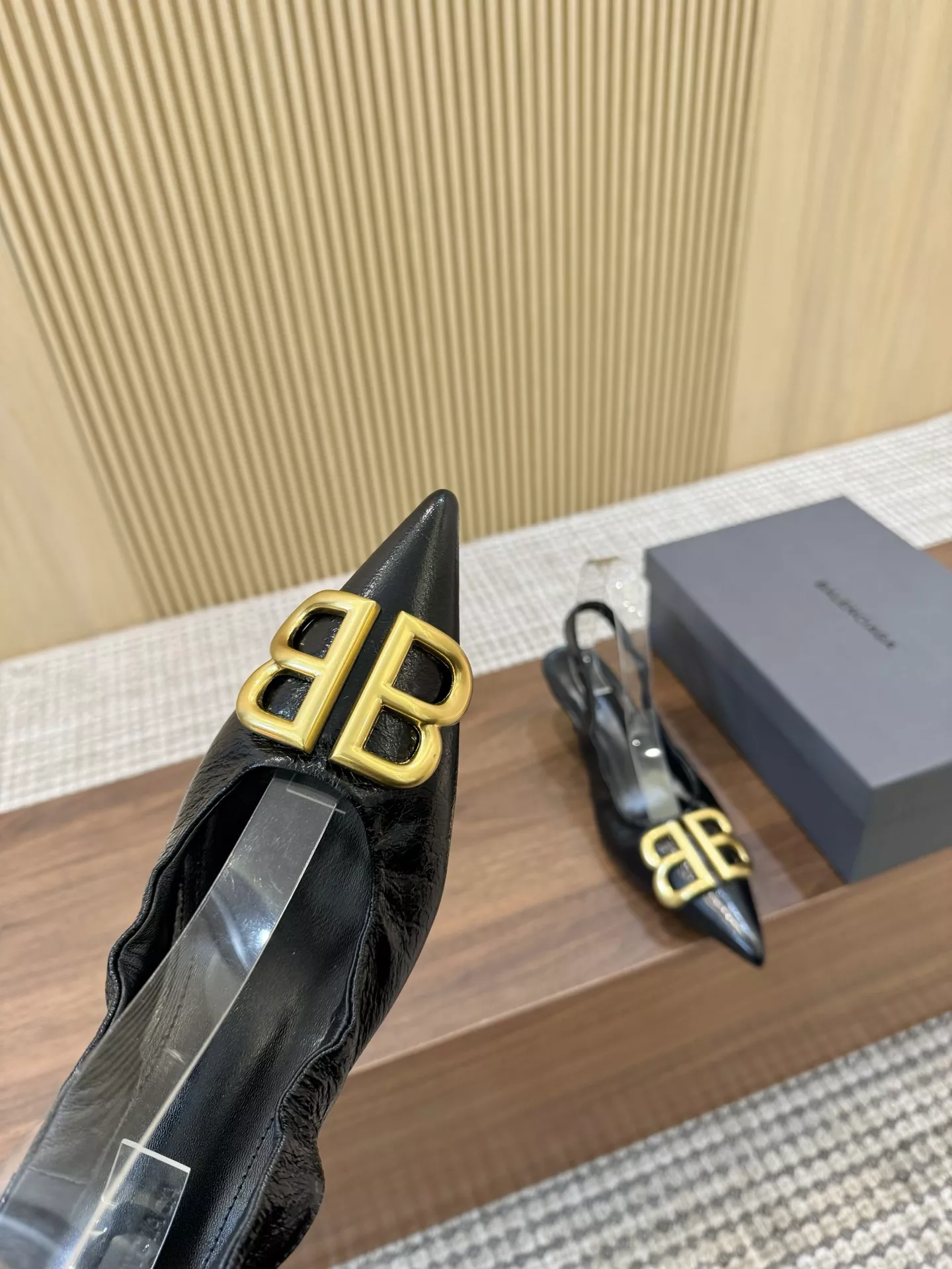 Balenciaga Sandal For Women Bold 4701