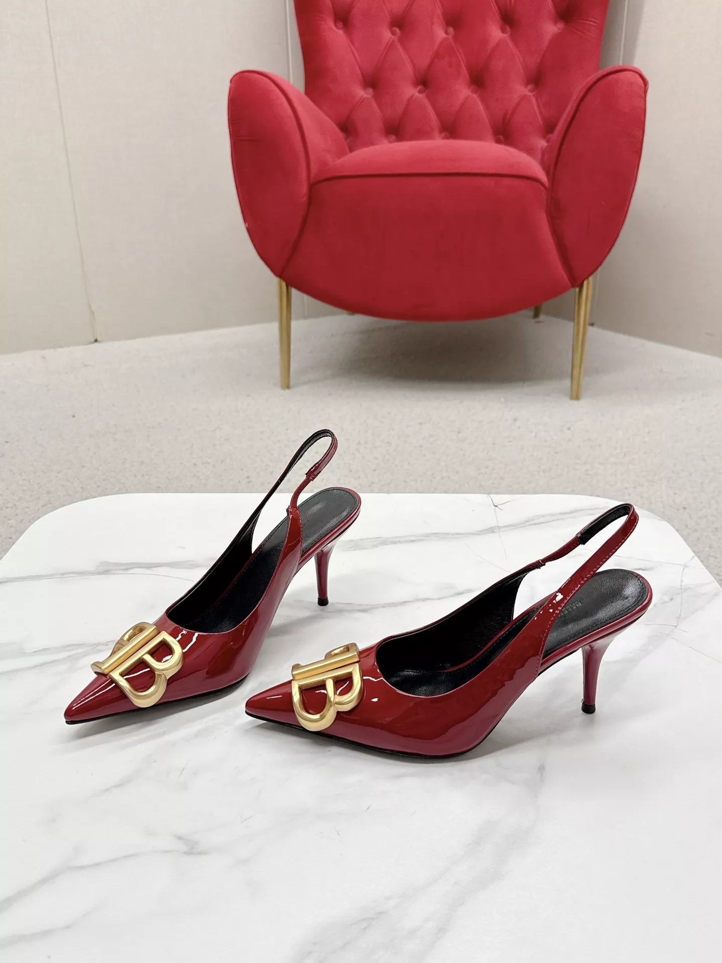Balenciaga Sandal For Women Stylish 2999