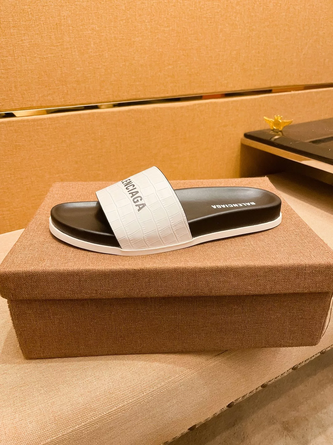 Balenciaga Slippers For Men Bold 2711