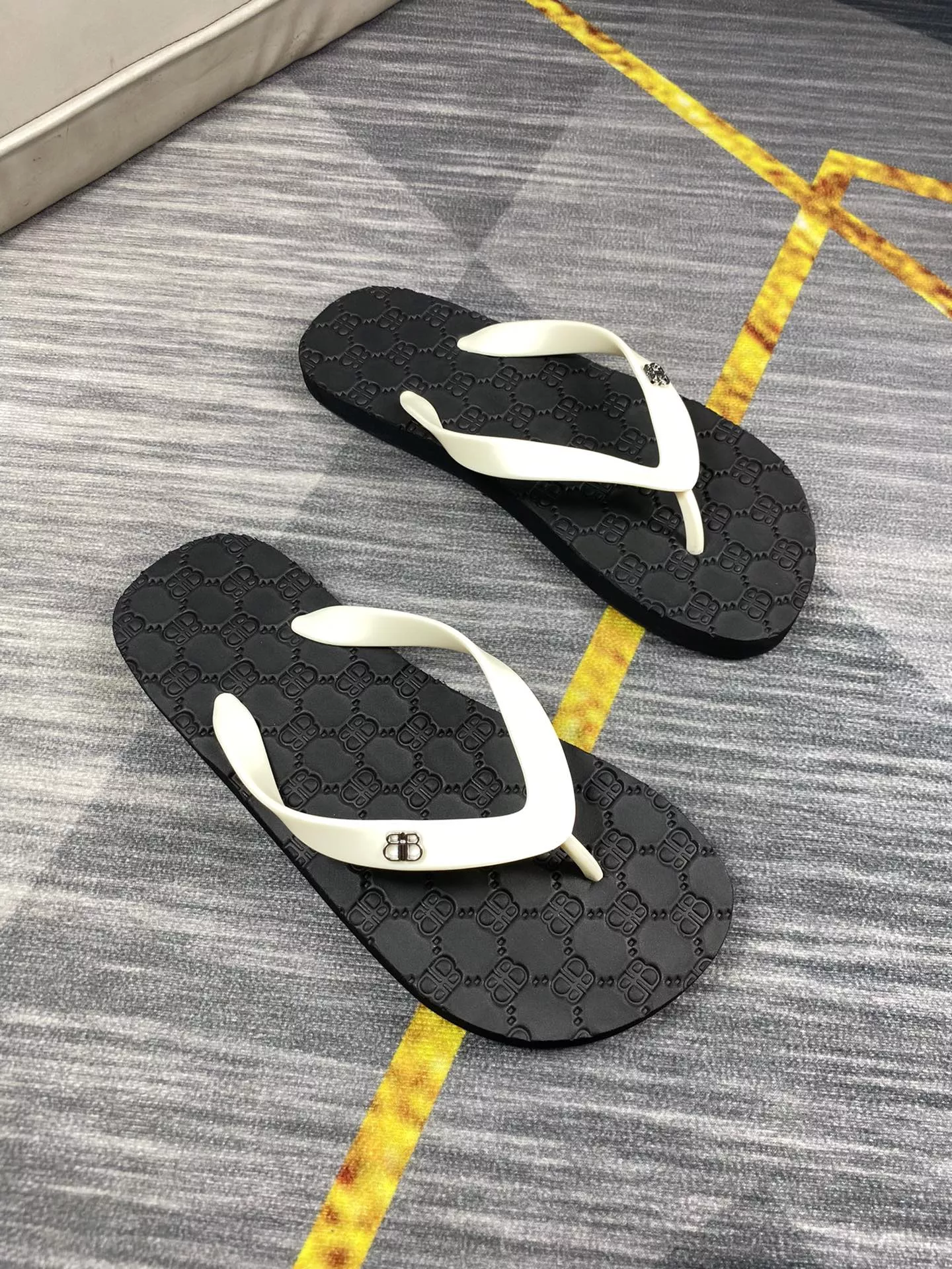 Balenciaga Slippers For Men Bright 4213