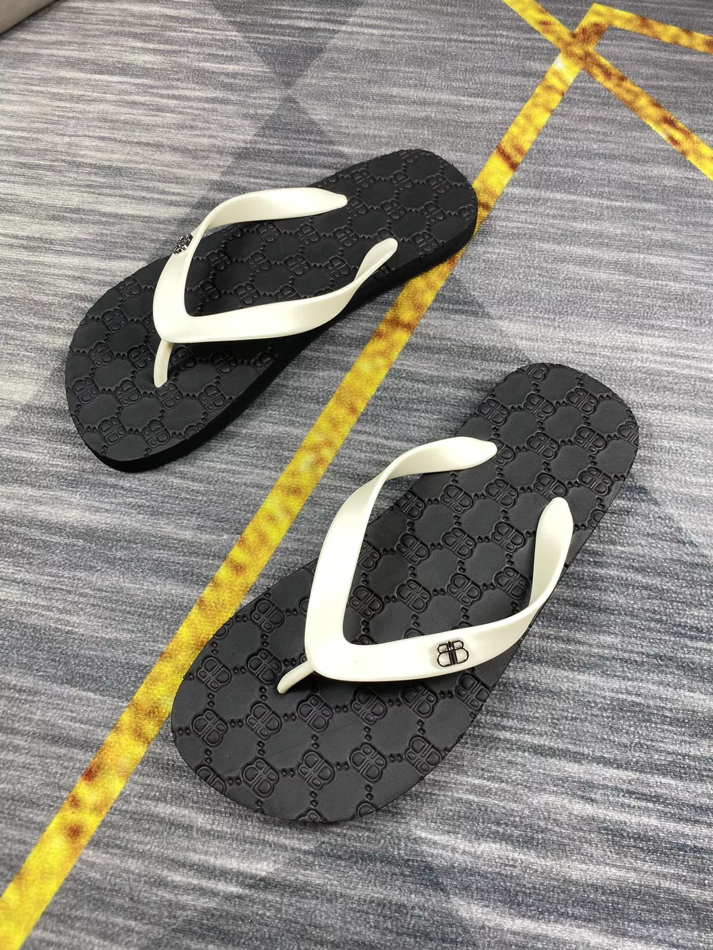Balenciaga Slippers For Men Bright 4213