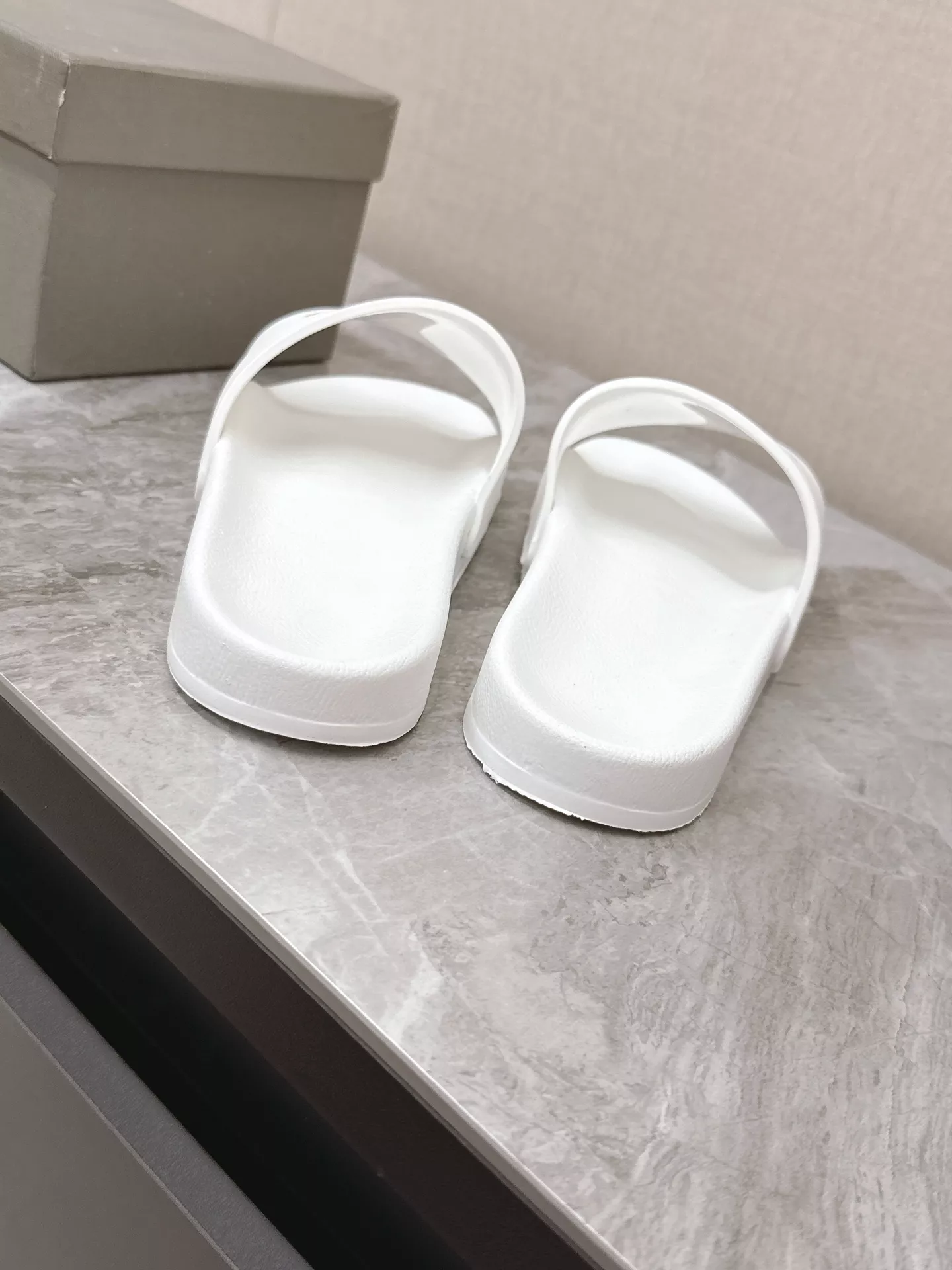 Balenciaga Slippers For Men Cozy 2450