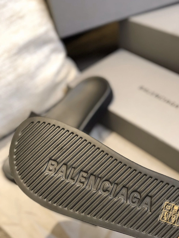 Balenciaga Slippers For Men Durable 2409
