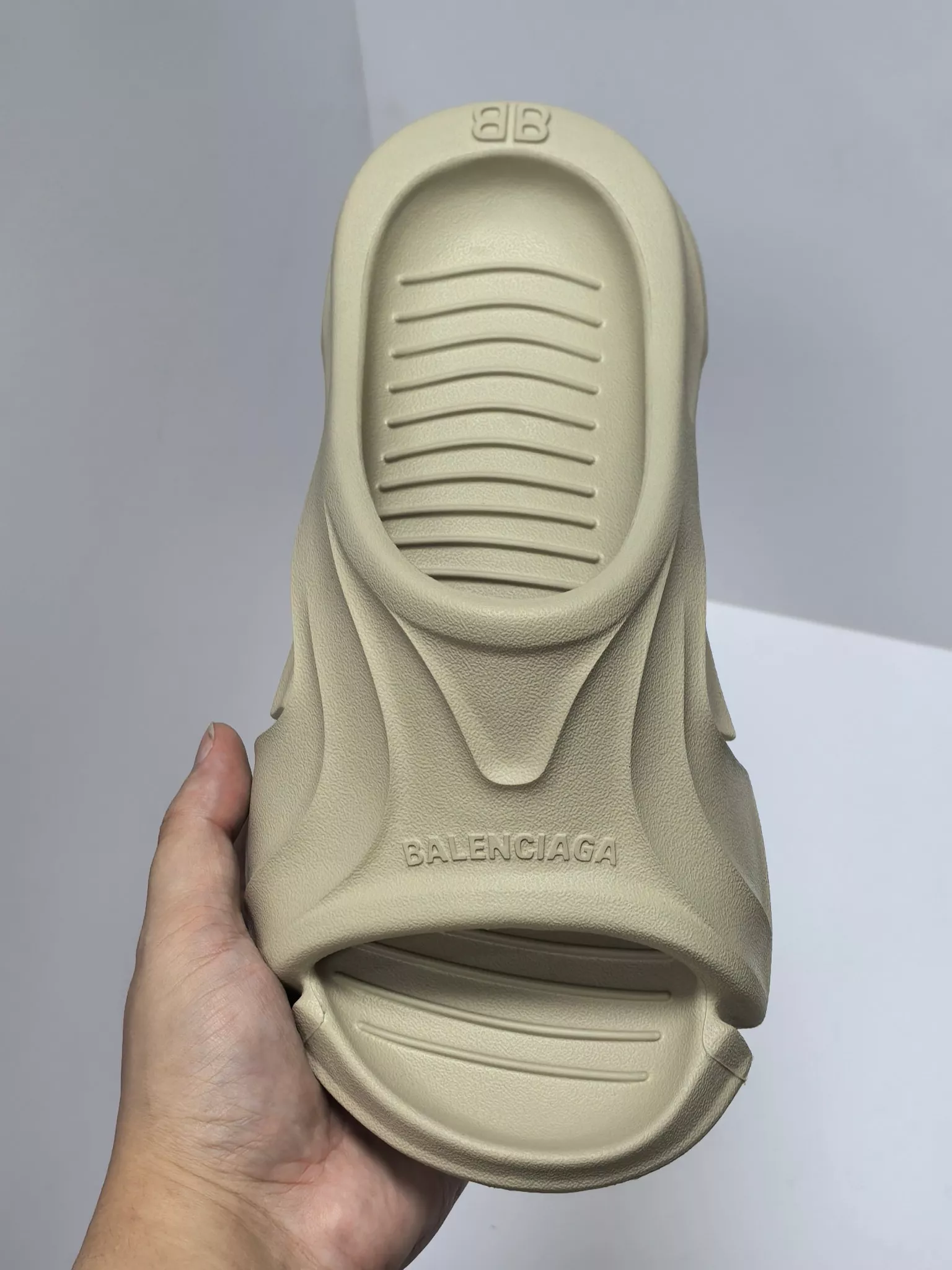 Balenciaga Slippers For Men Durable 8303