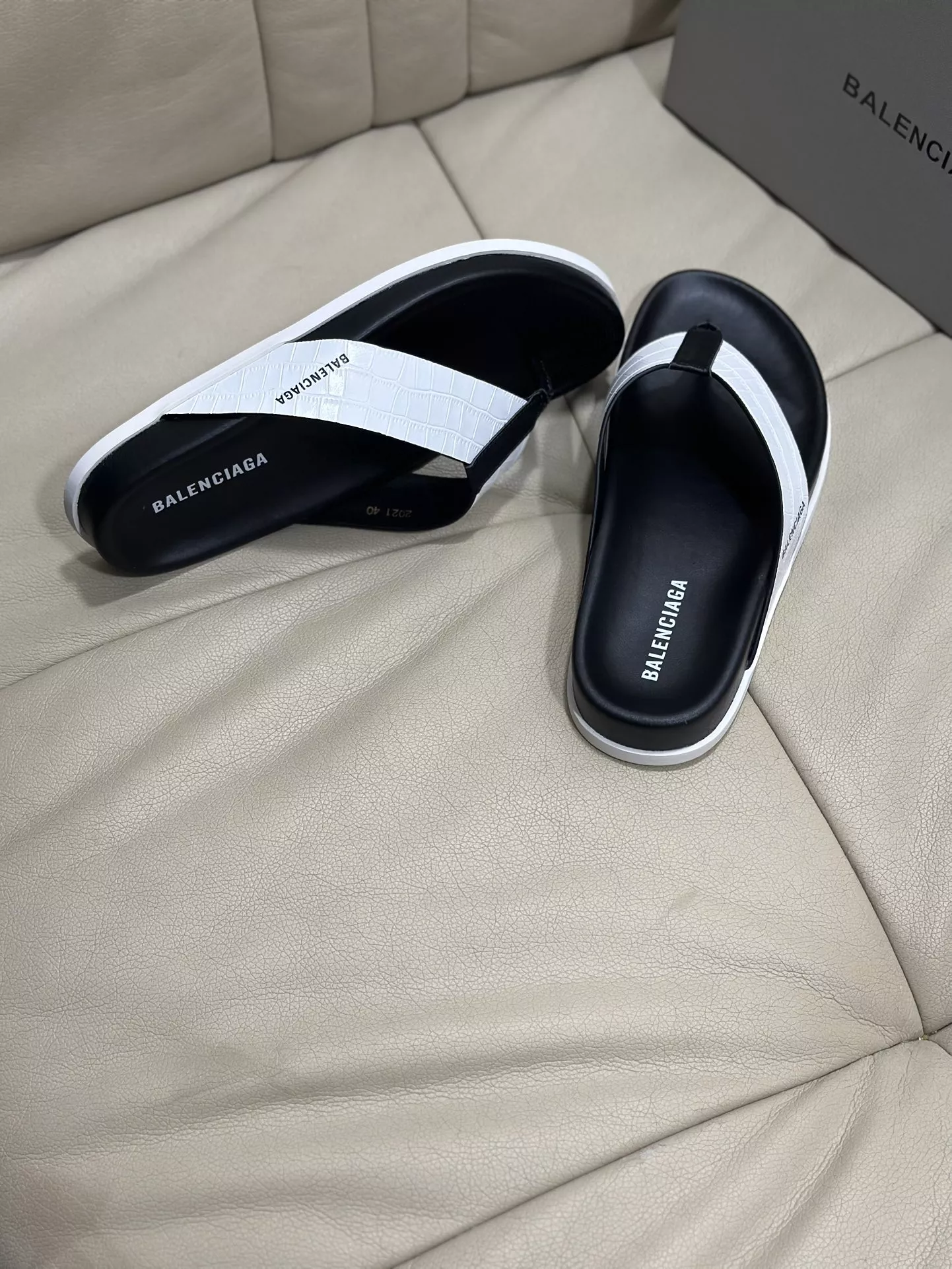 Balenciaga Slippers For Men Resilient 1886