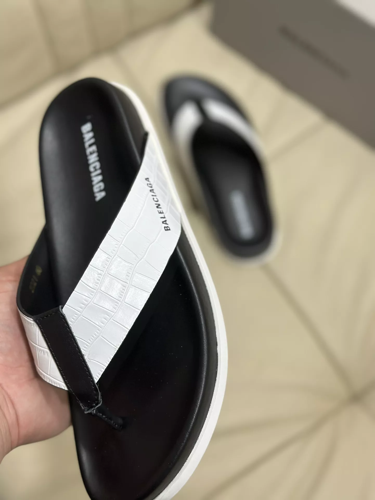 Balenciaga Slippers For Men Resilient 1886
