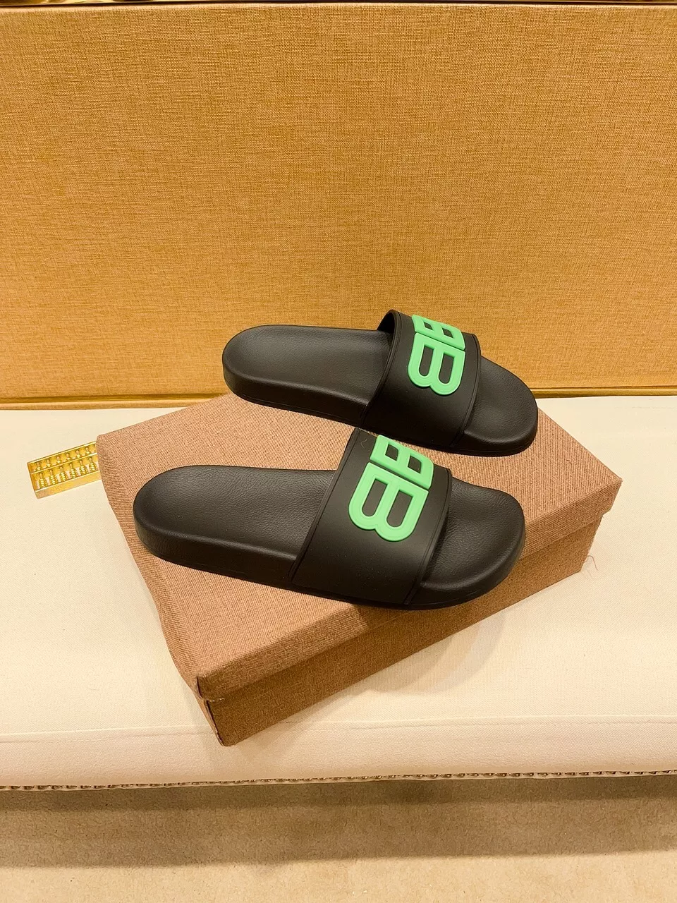 Balenciaga Slippers For Men Sleek 6106