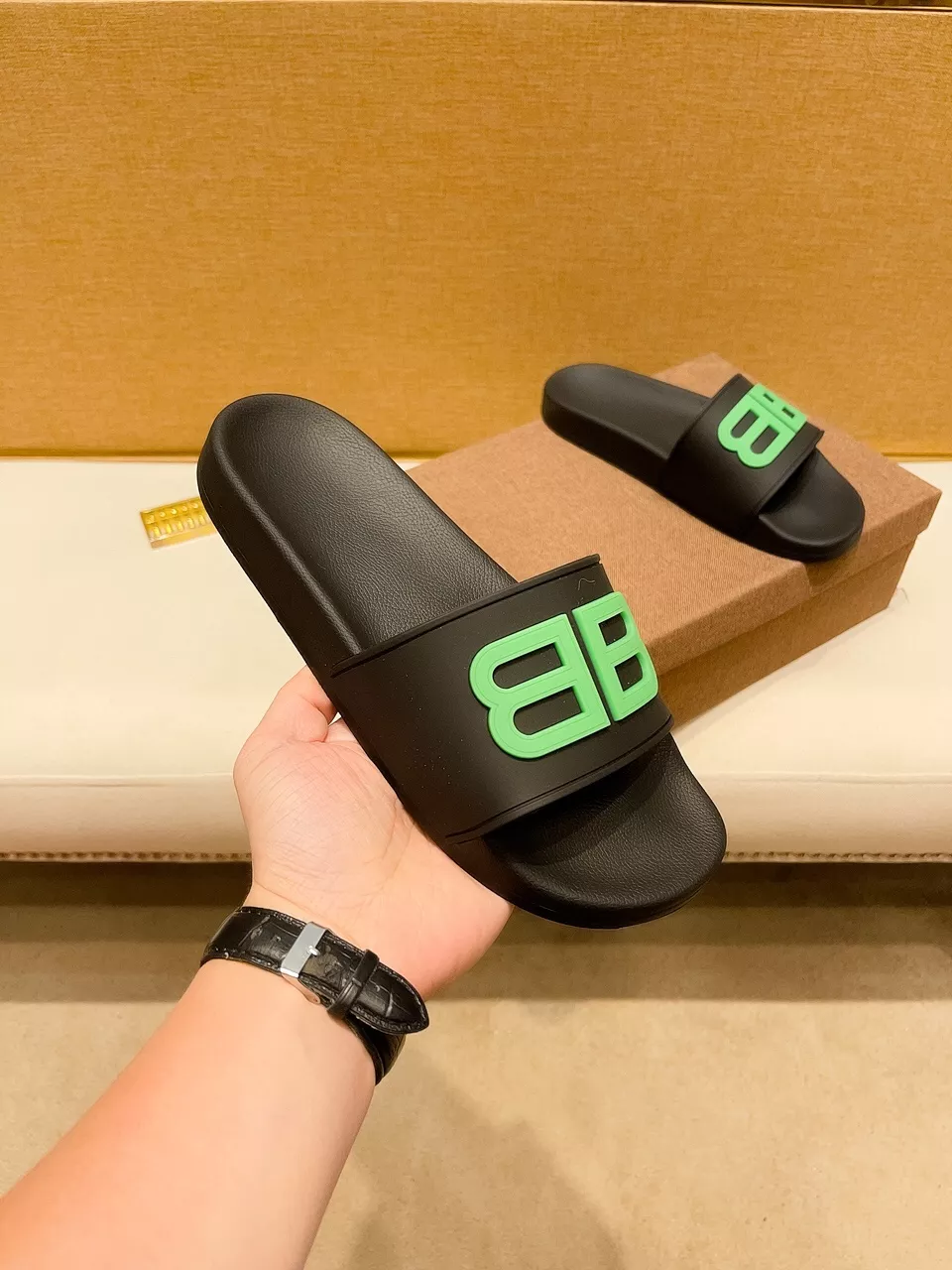Balenciaga Slippers For Men Sleek 6106