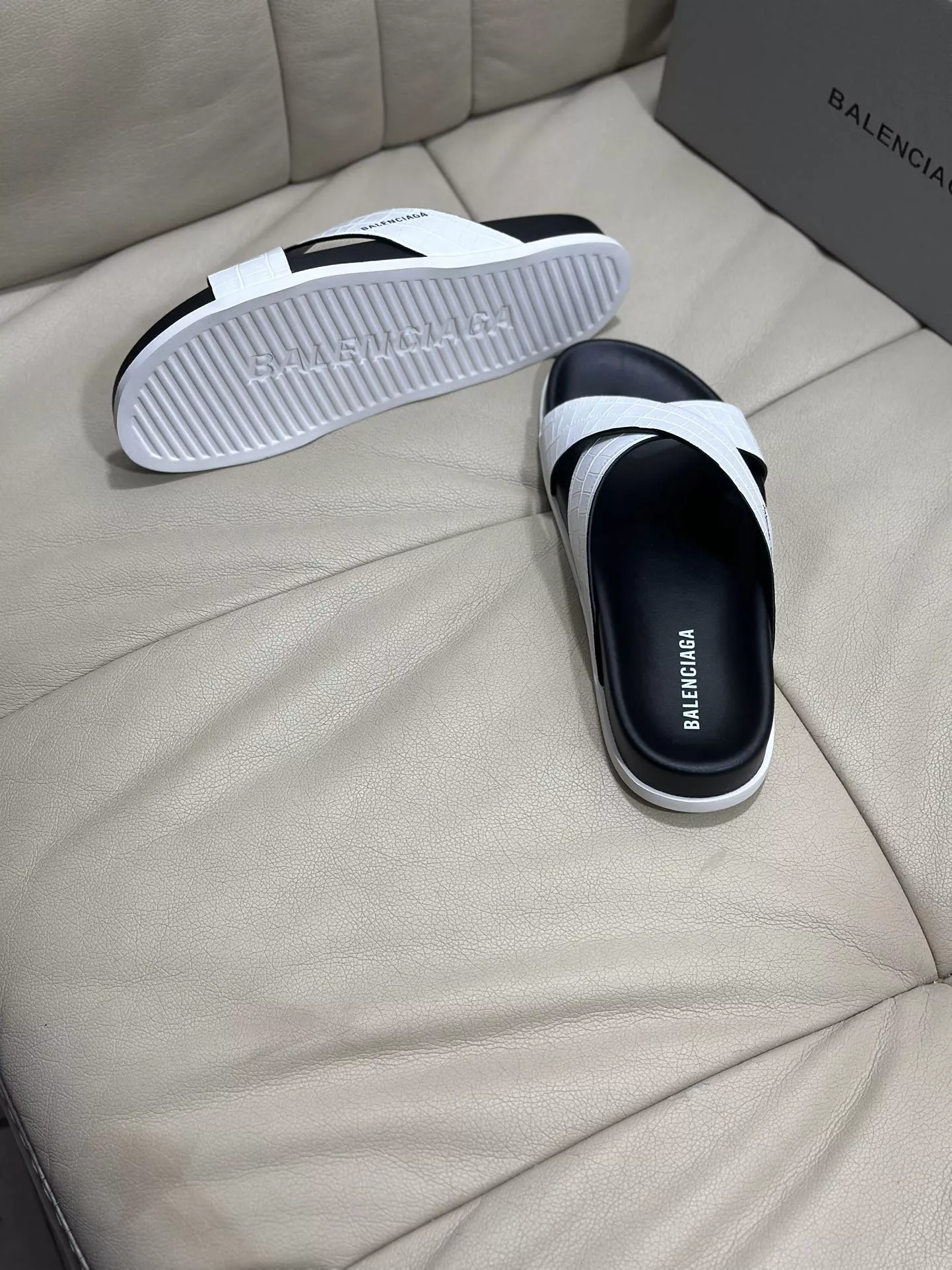 Balenciaga Slippers For Men StreetReady 6662