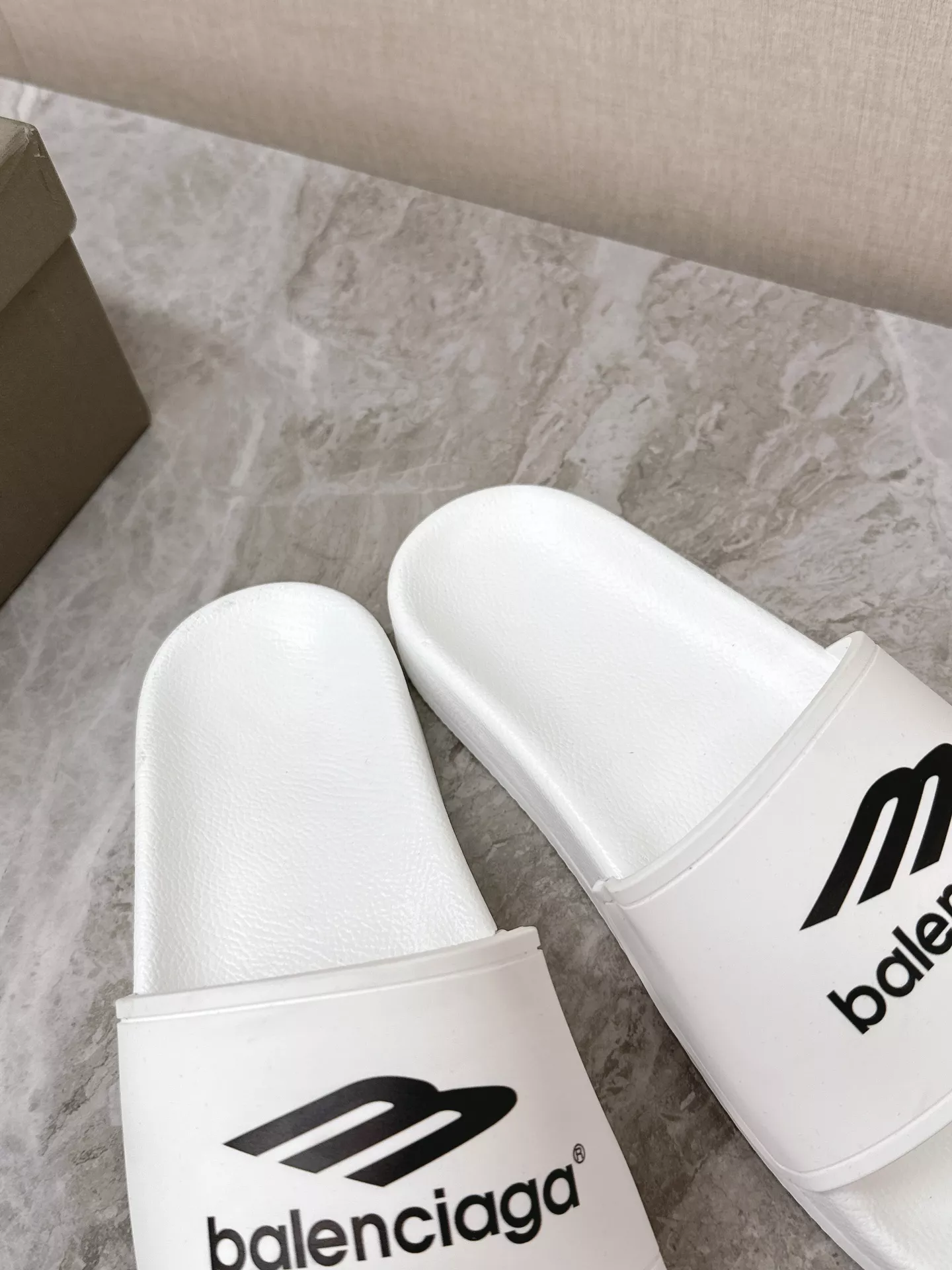 Balenciaga Slippers For Men Trendsetting 1512