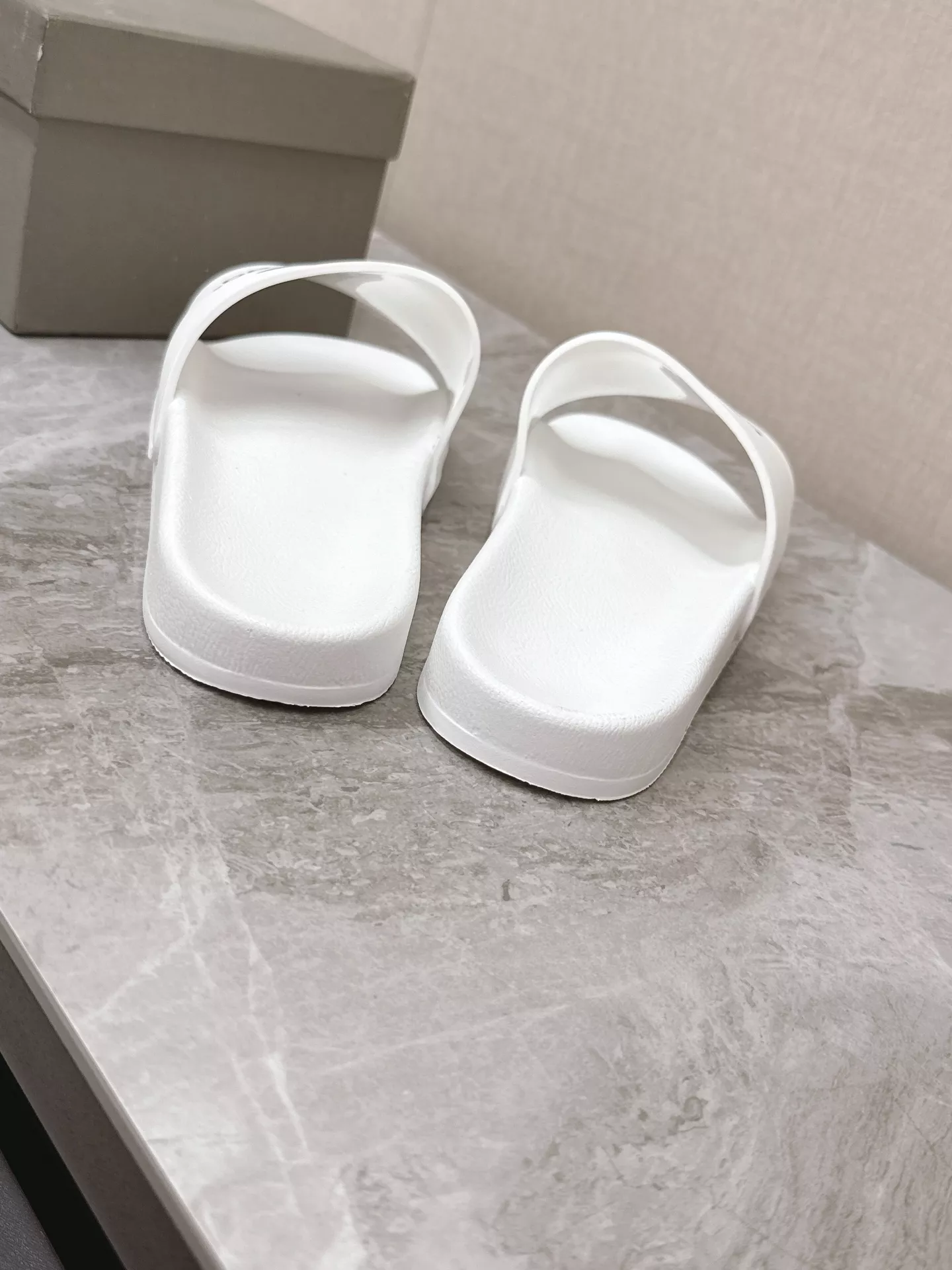 Balenciaga Slippers For Men Trendsetting 1512