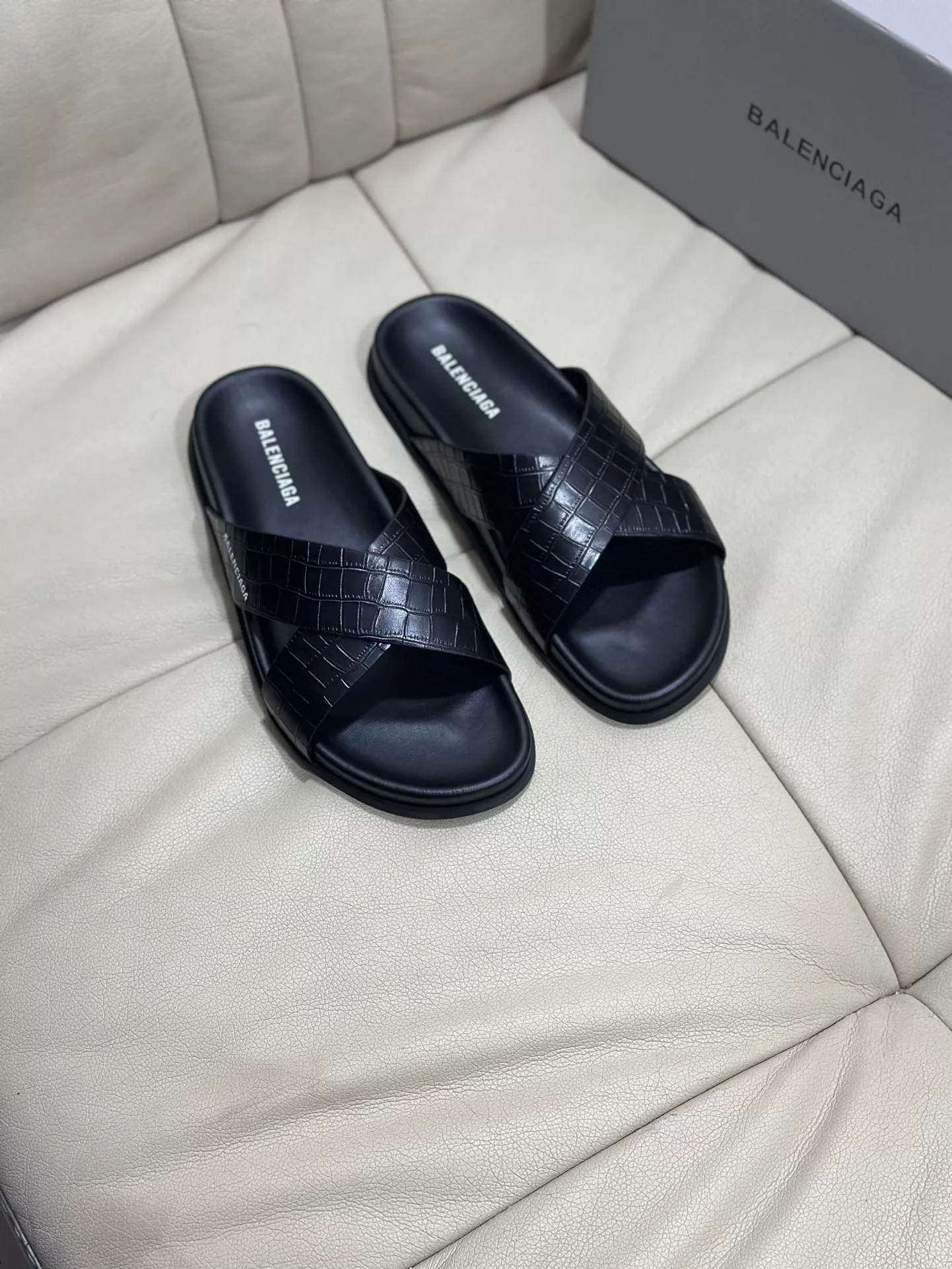 Balenciaga Slippers For Men Trendy 7484