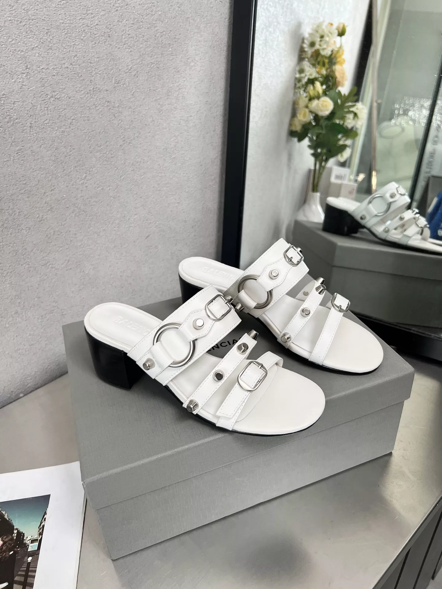 Balenciaga Slippers For Women Durable 4916