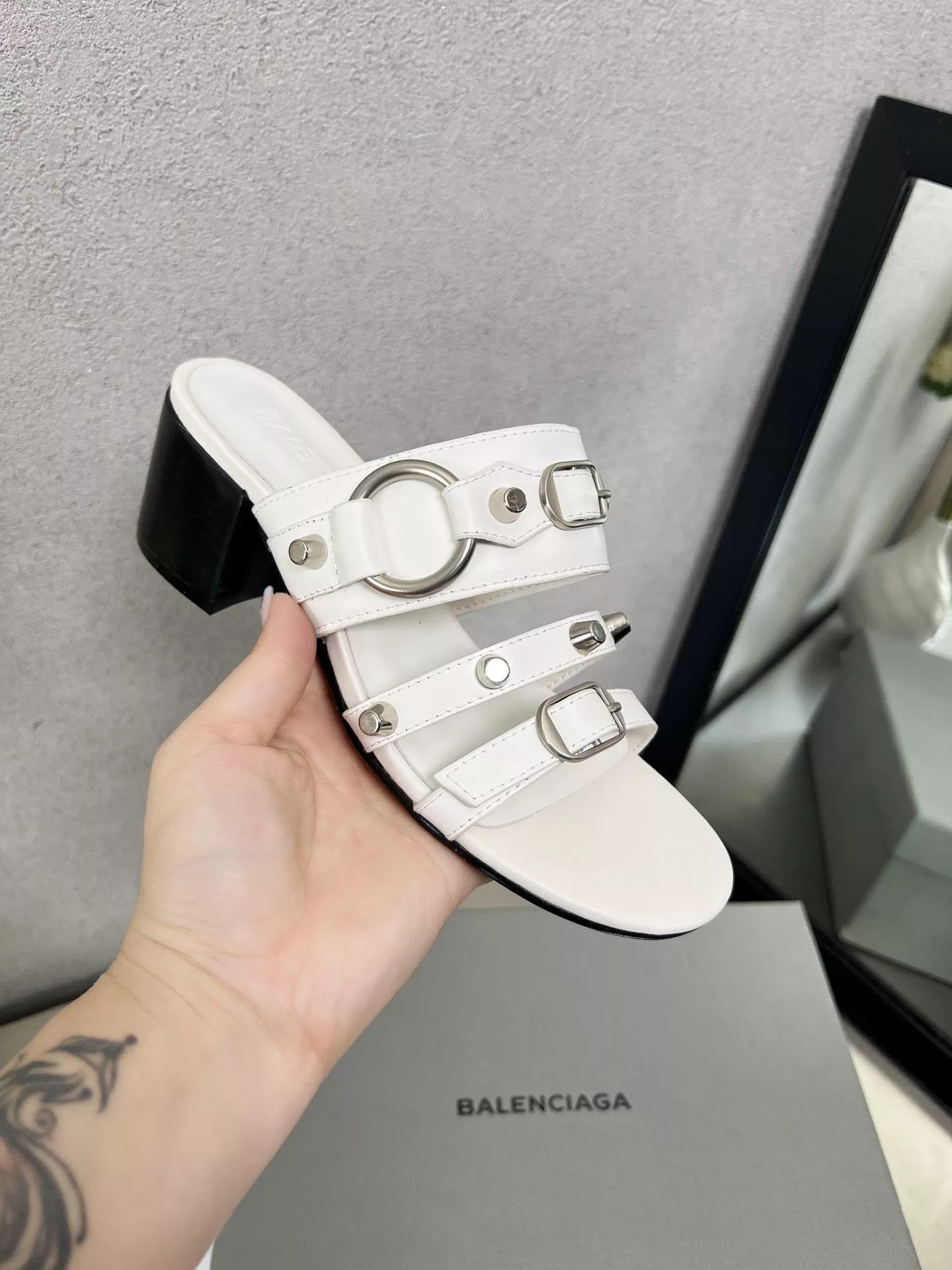 Balenciaga Slippers For Women Durable 4916