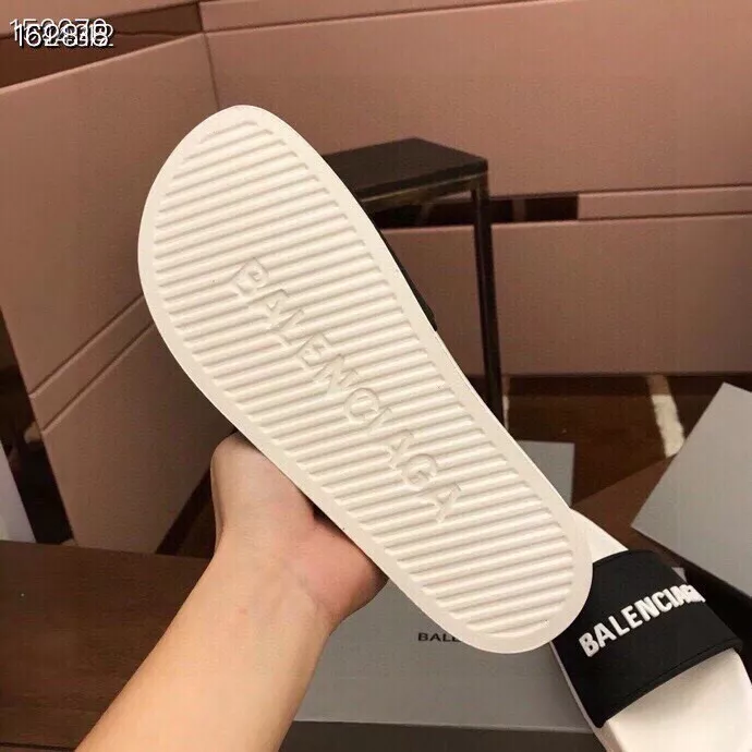 Balenciaga Slippers For Women Durable 5230