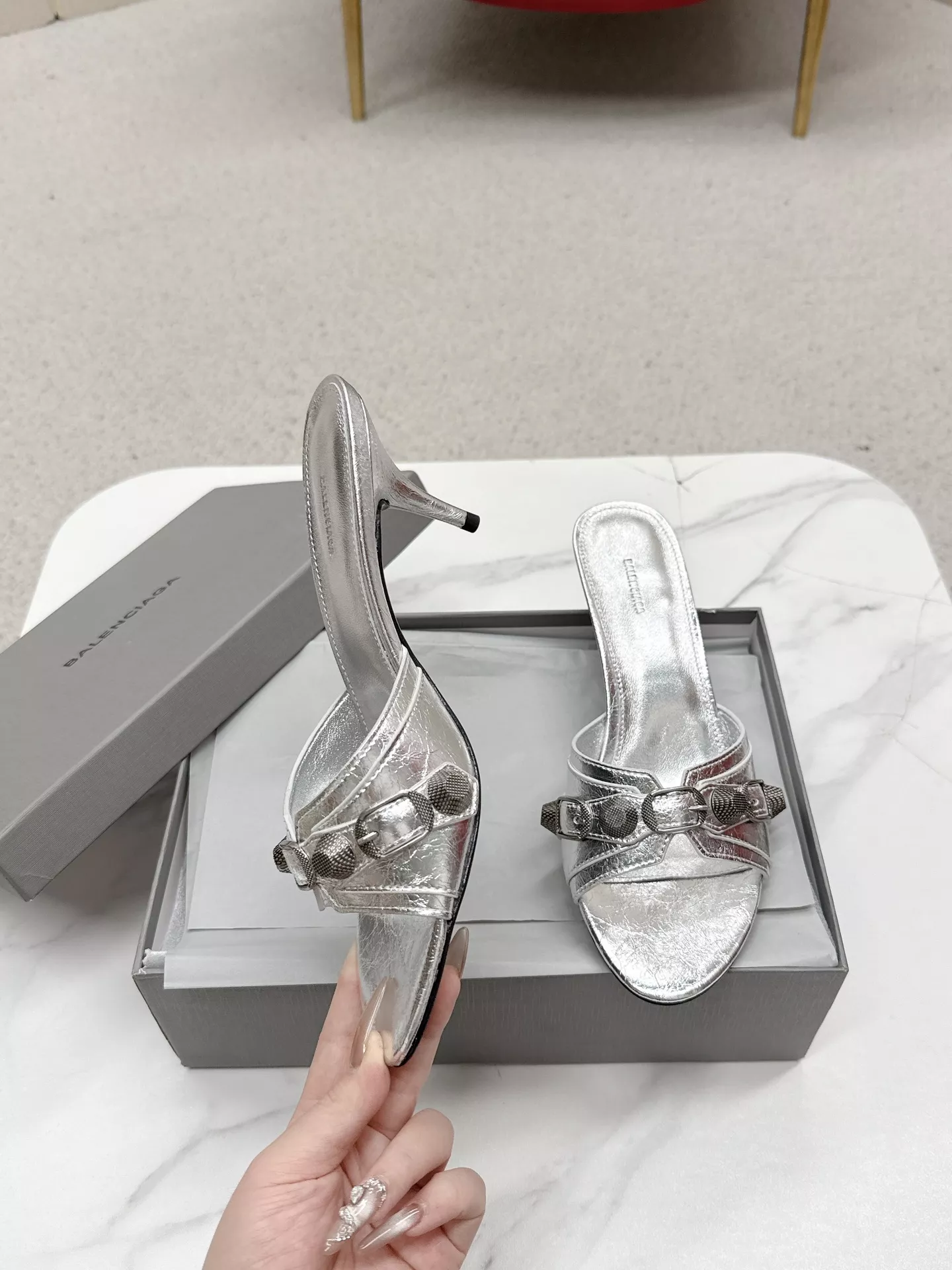Balenciaga Slippers For Women EasyMatch 6117