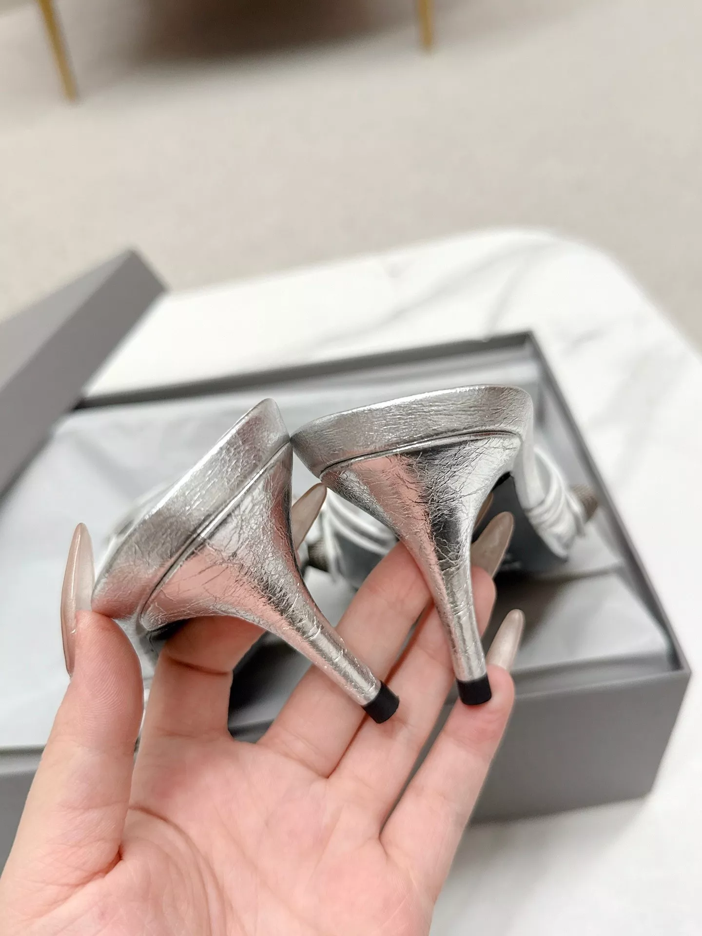 Balenciaga Slippers For Women EasyMatch 6117