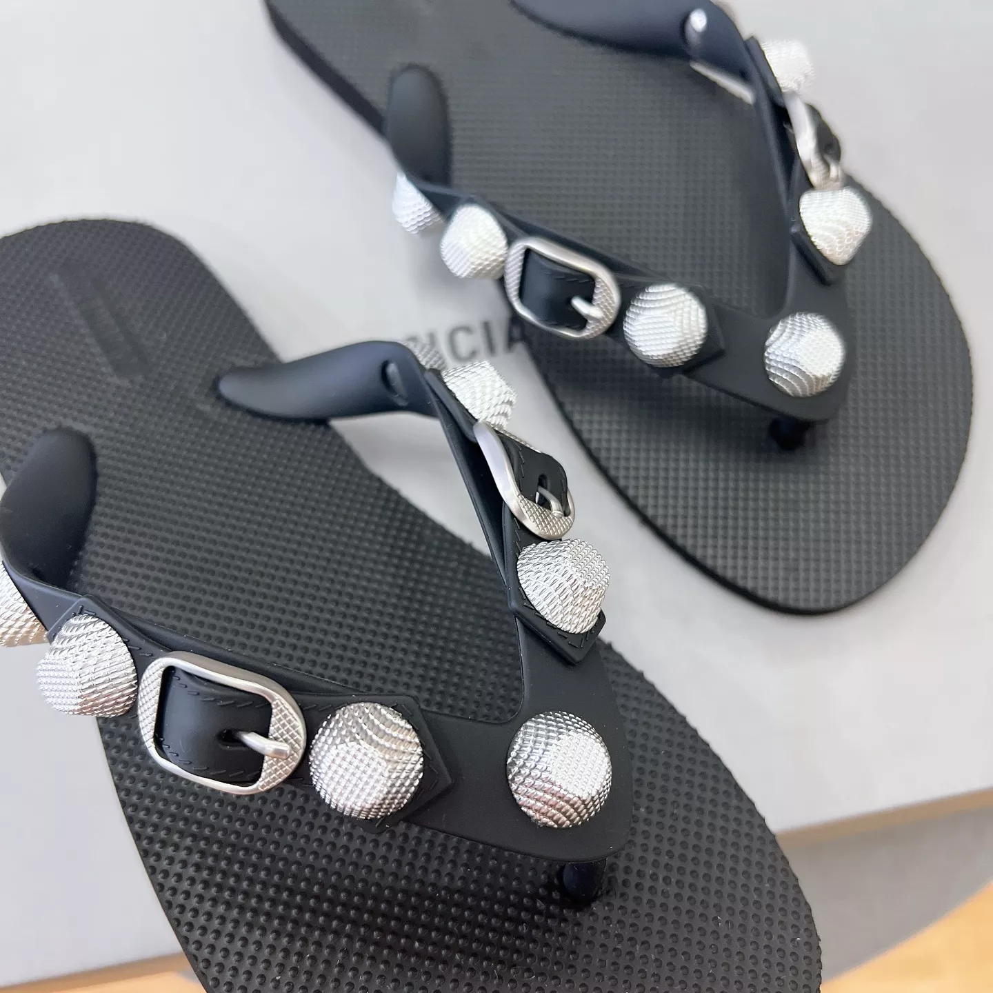 Balenciaga Slippers For Women Trendy 4822