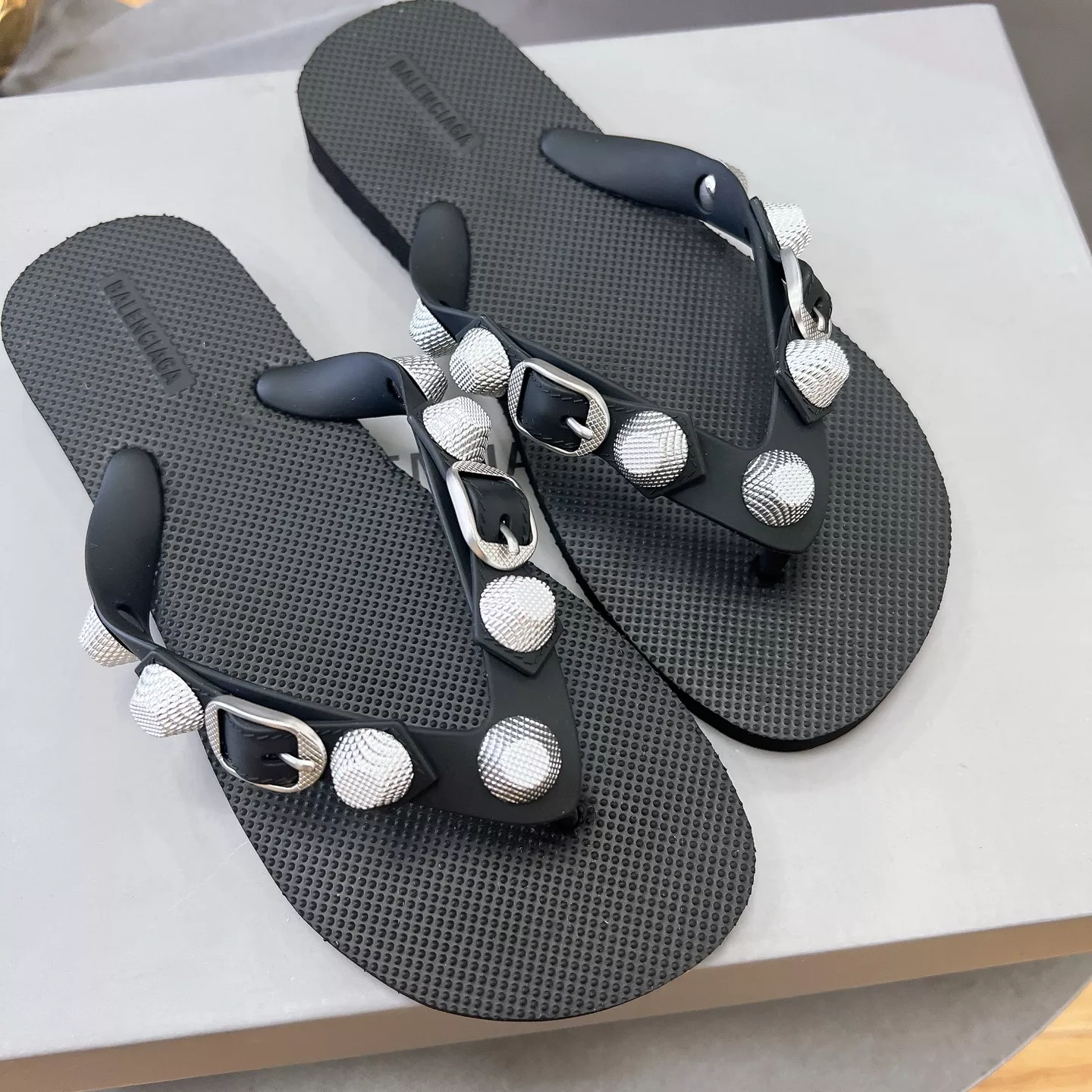 Balenciaga Slippers For Women Trendy 4822