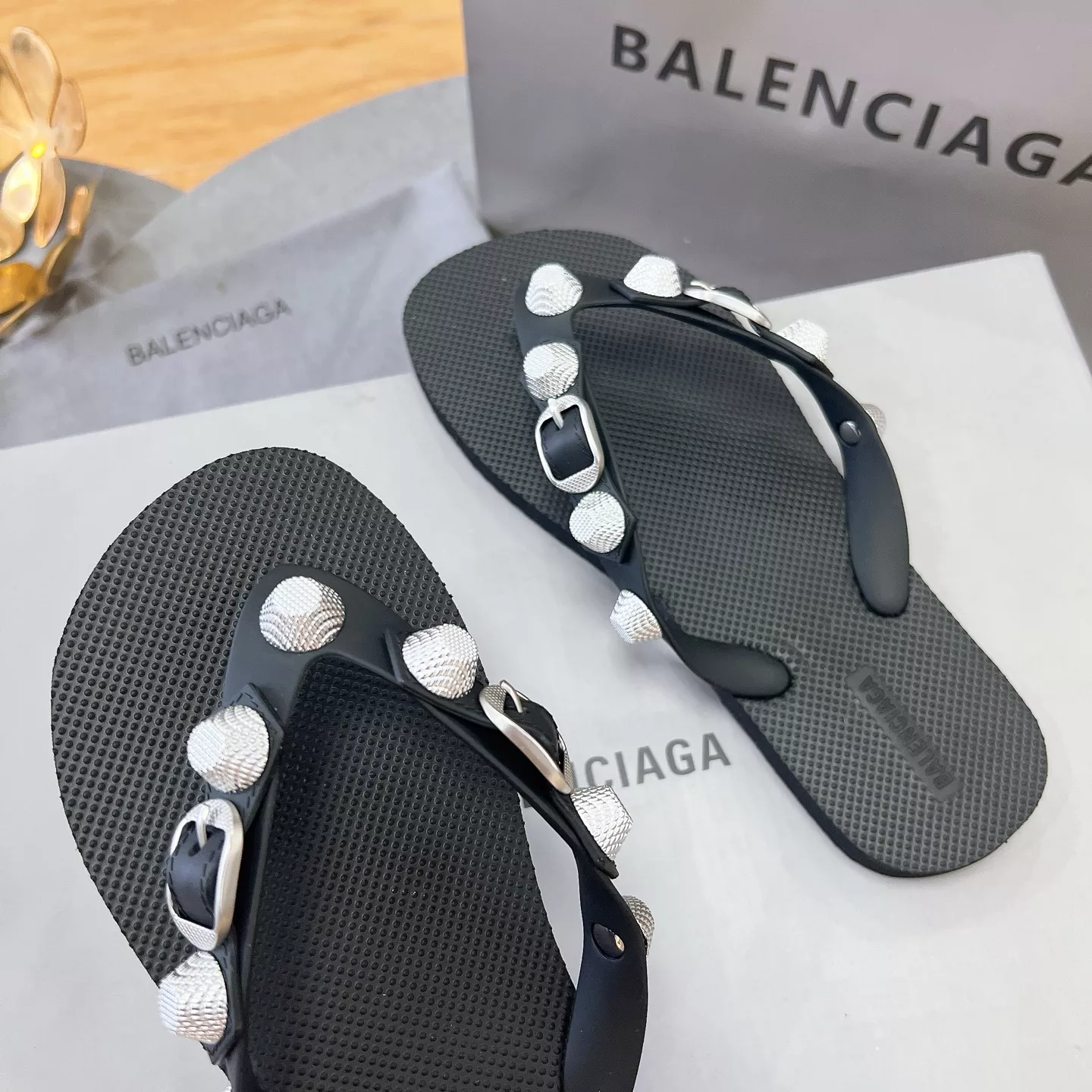 Balenciaga Slippers For Women Trendy 4822