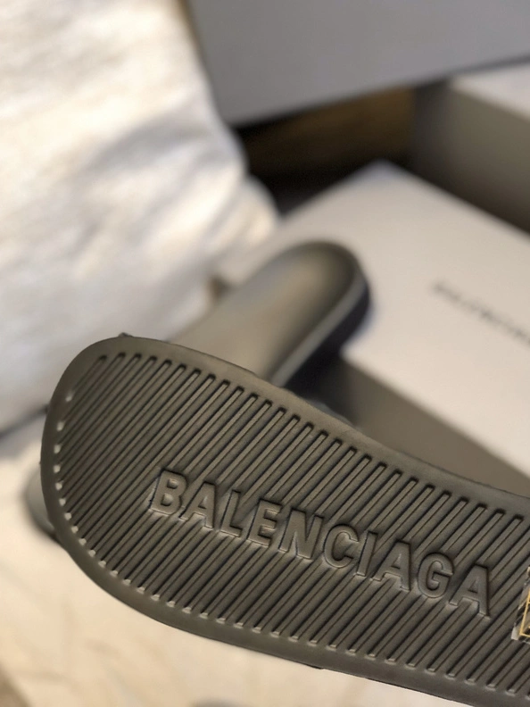 Balenciaga Slippers For Women Trendy 7988