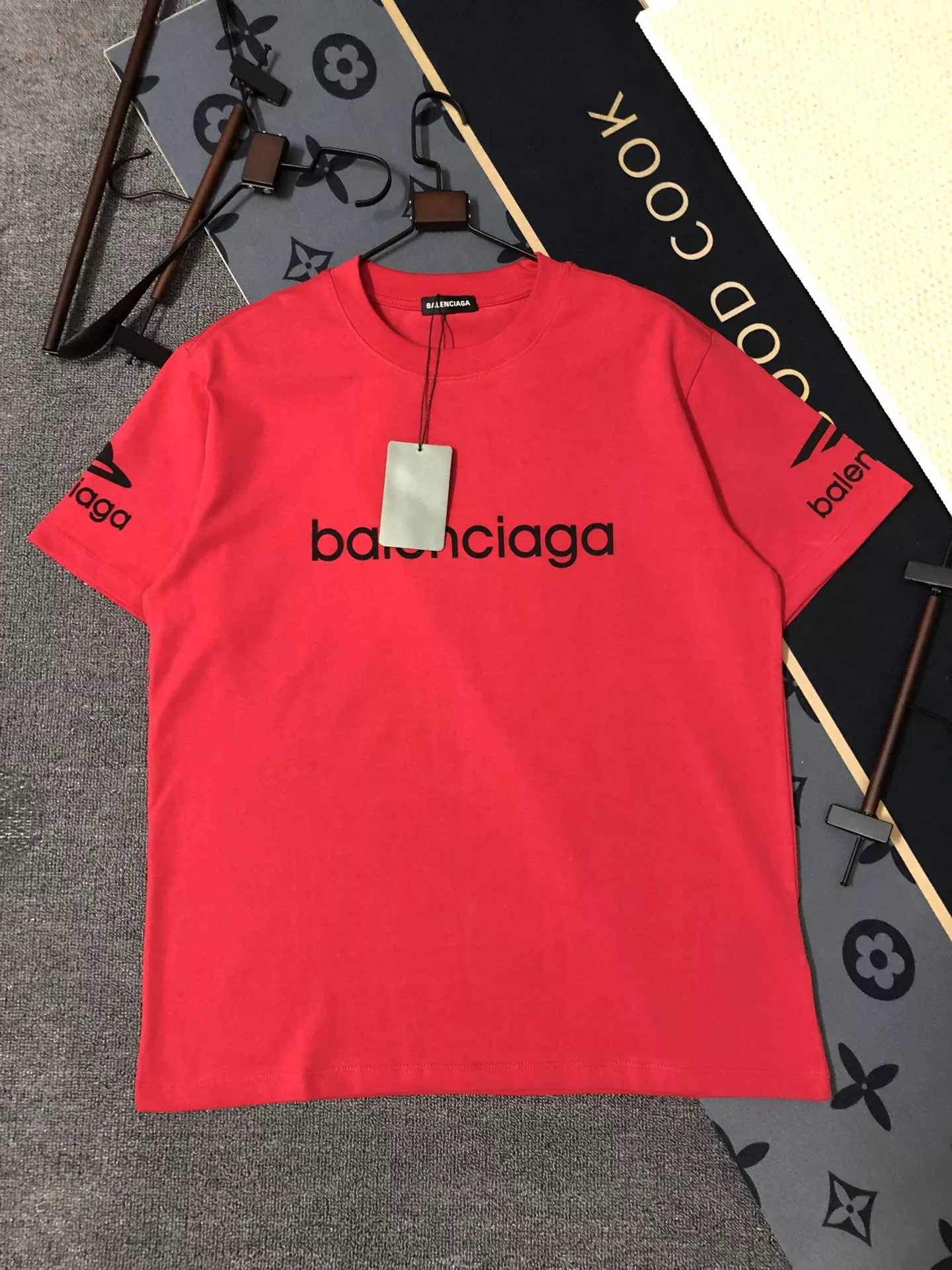 Balenciaga T-Shirts Short Sleeved For Unisex Classic 8912