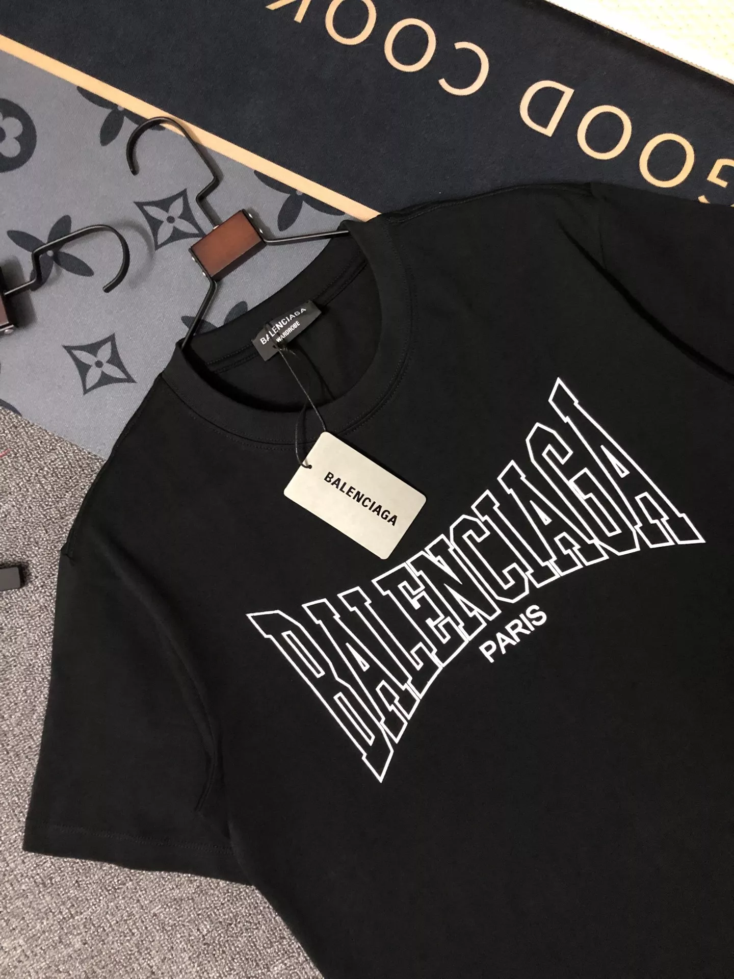 Balenciaga T-Shirts Short Sleeved For Unisex Comfortable 3862