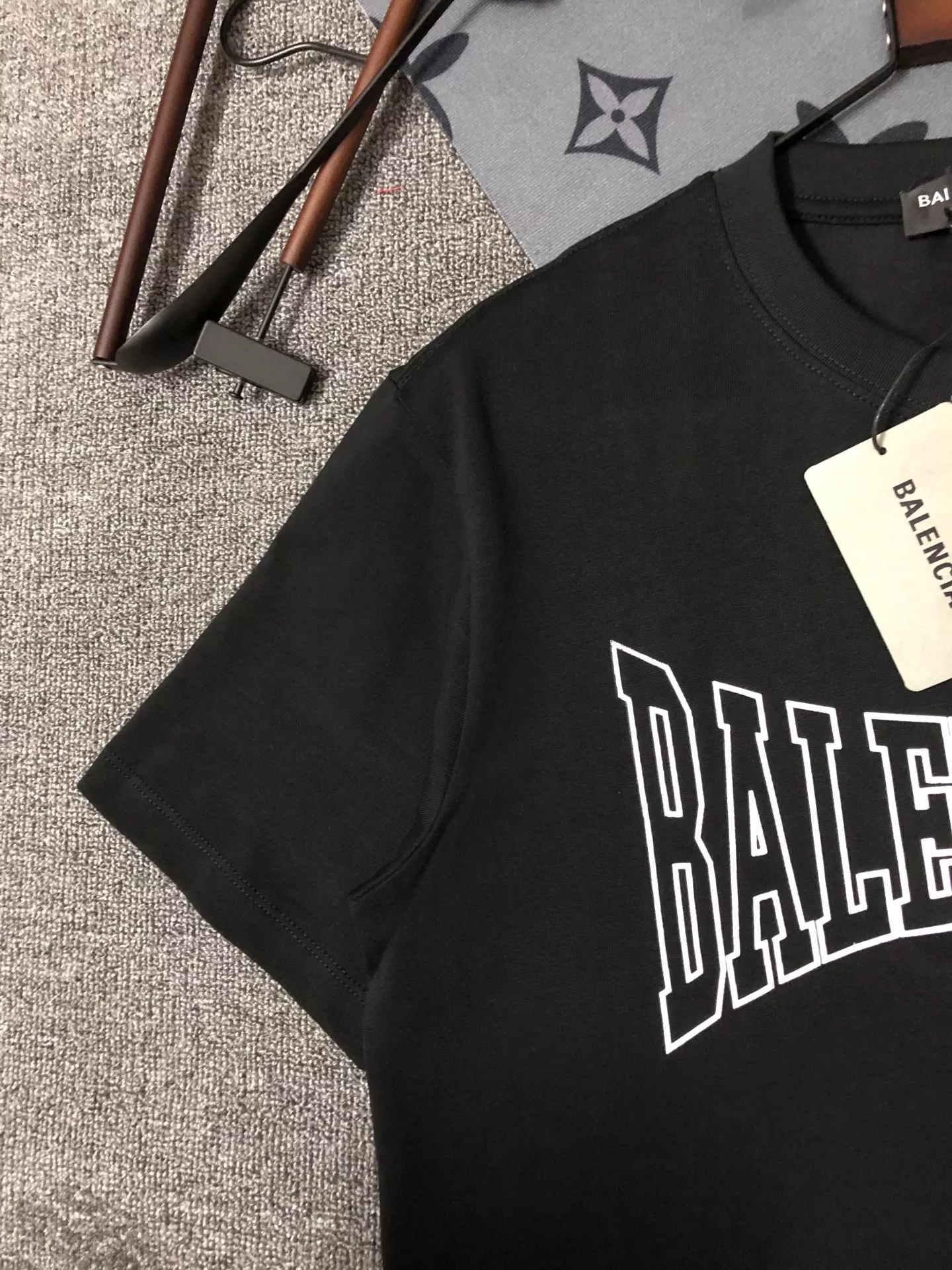 Balenciaga T-Shirts Short Sleeved For Unisex Comfortable 3862