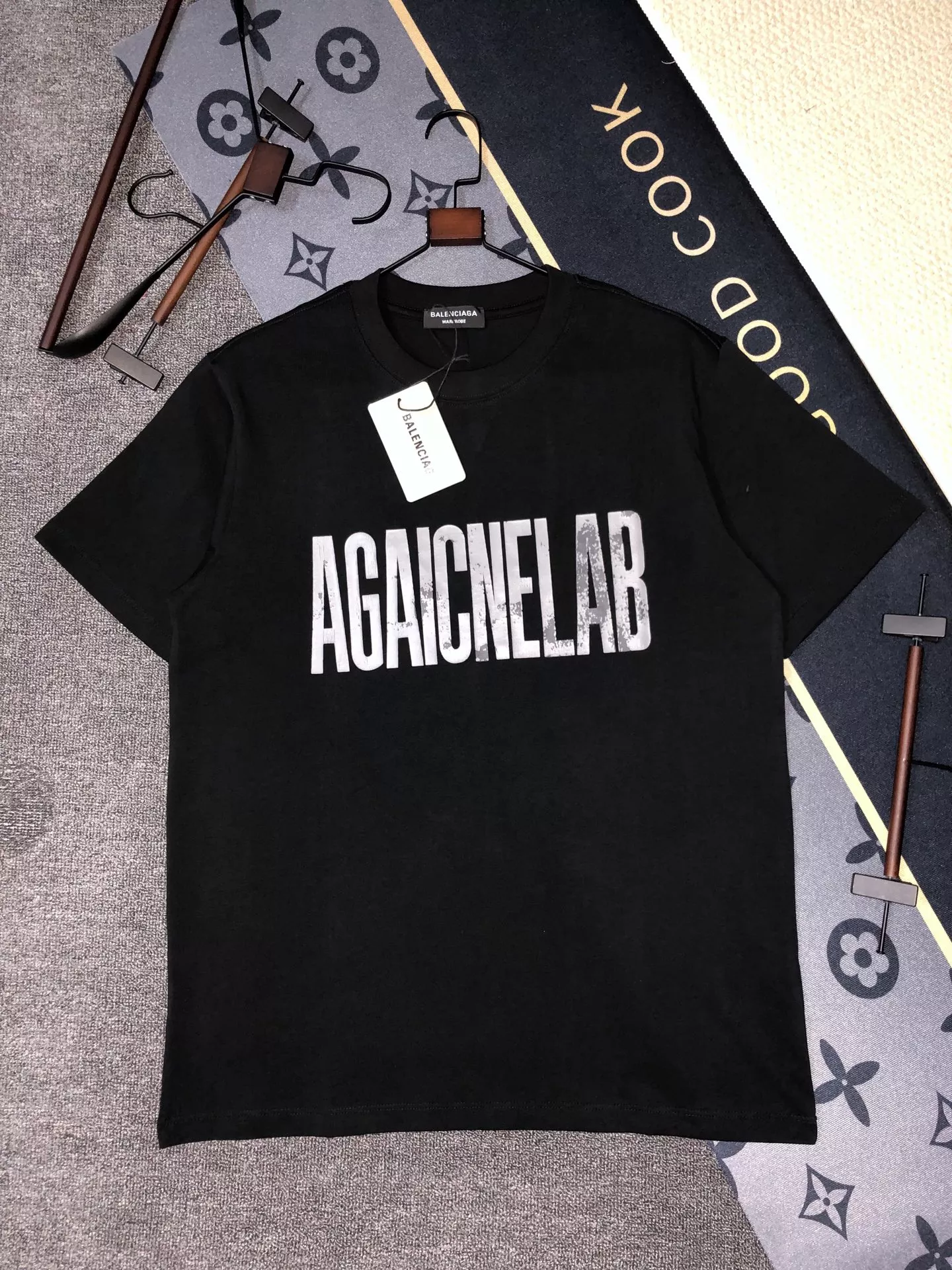 Balenciaga T-Shirts Short Sleeved For Unisex Fashionable 1421