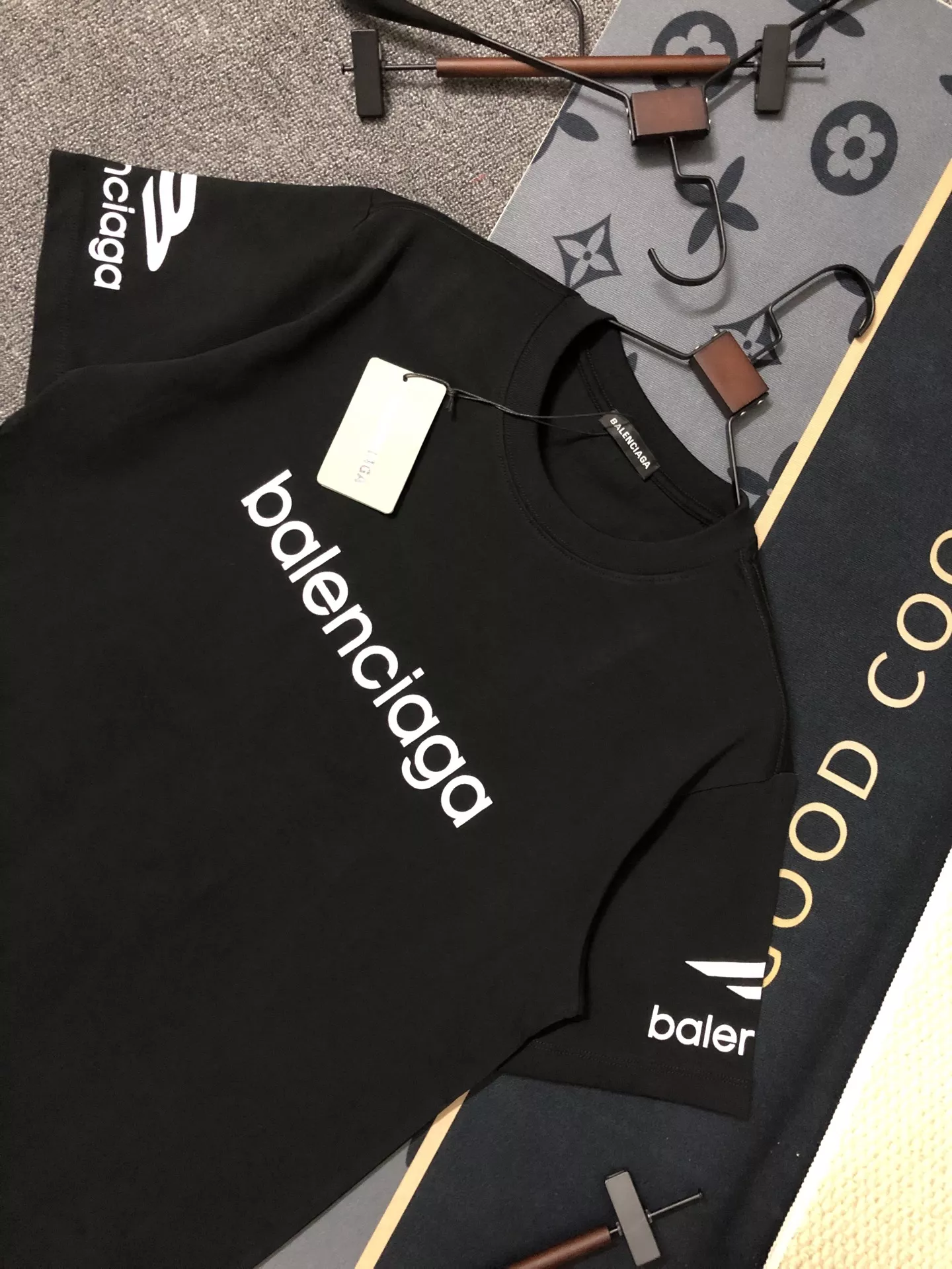 Balenciaga T-Shirts Short Sleeved For Unisex Fashionable 7765