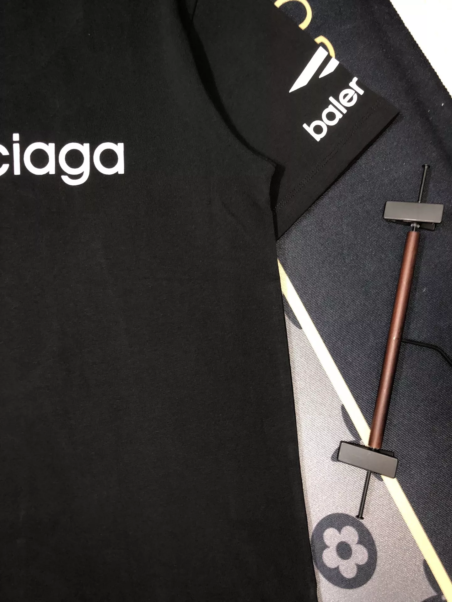 Balenciaga T-Shirts Short Sleeved For Unisex Fashionable 7765
