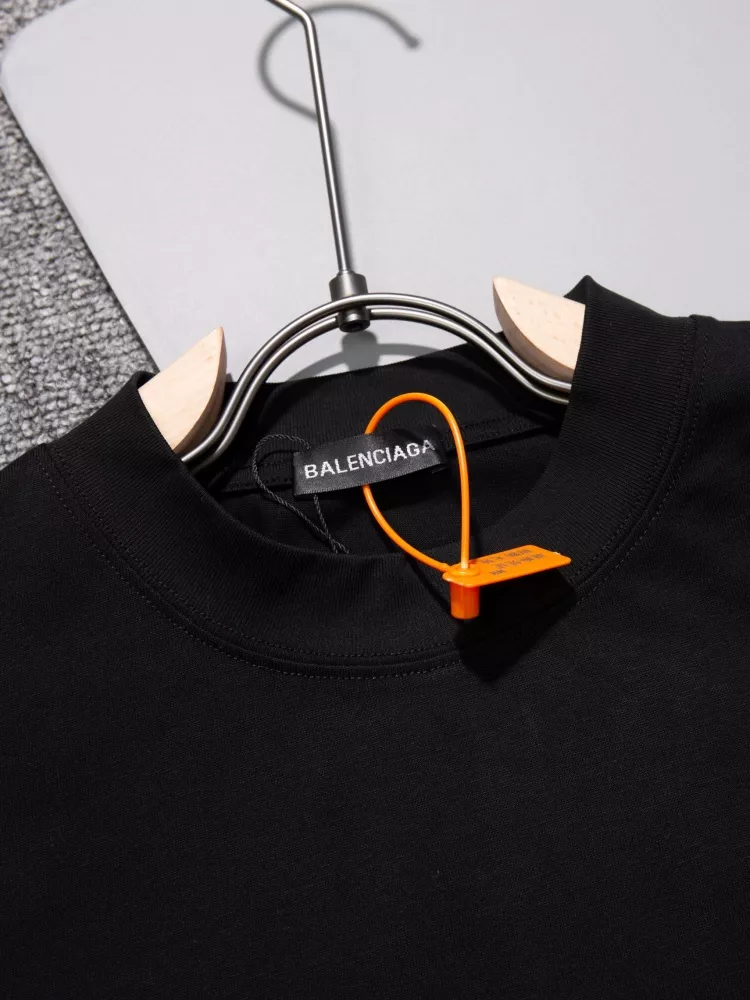 Balenciaga T-Shirts Short Sleeved For Unisex Fashionable 8050