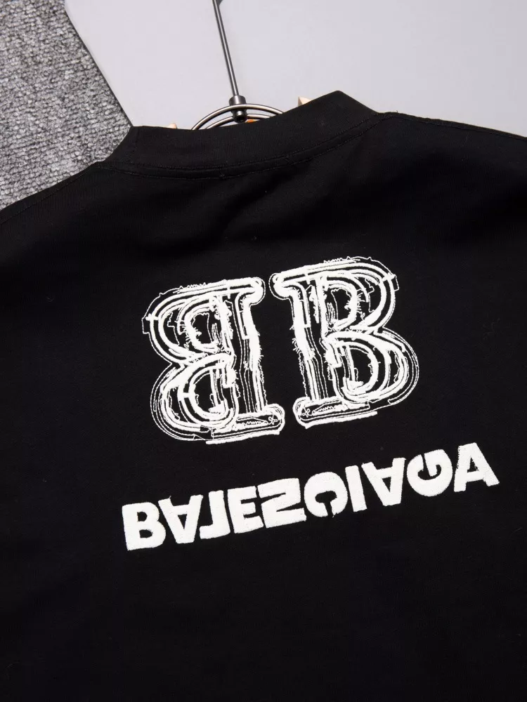 Balenciaga T-Shirts Short Sleeved For Unisex Fashionable 8050